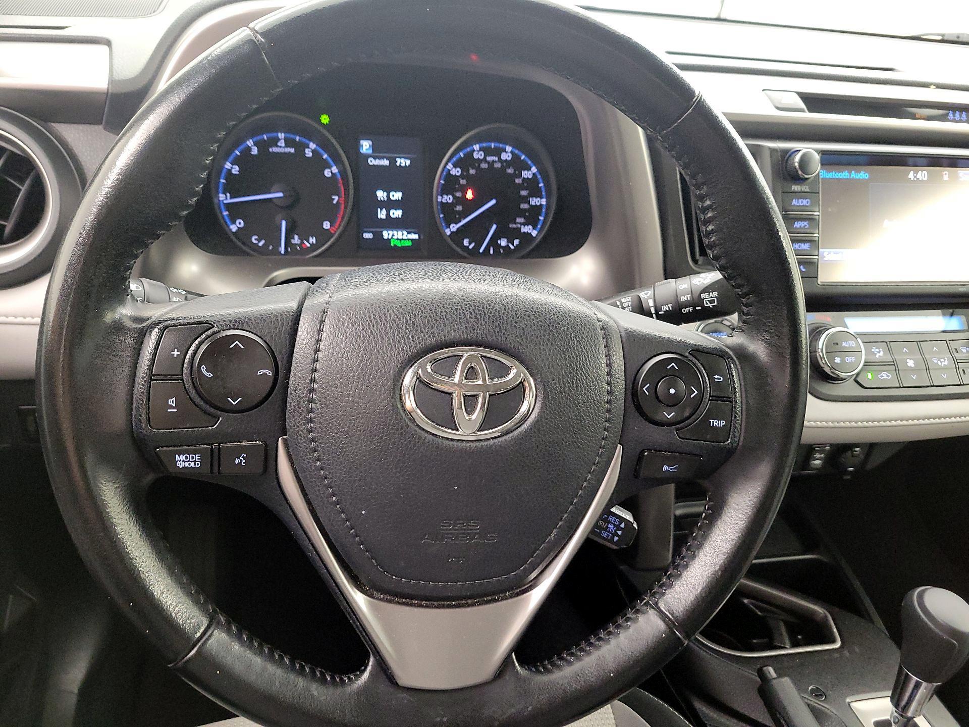 Thumbnail: 2018 Toyota RAV4 - 10