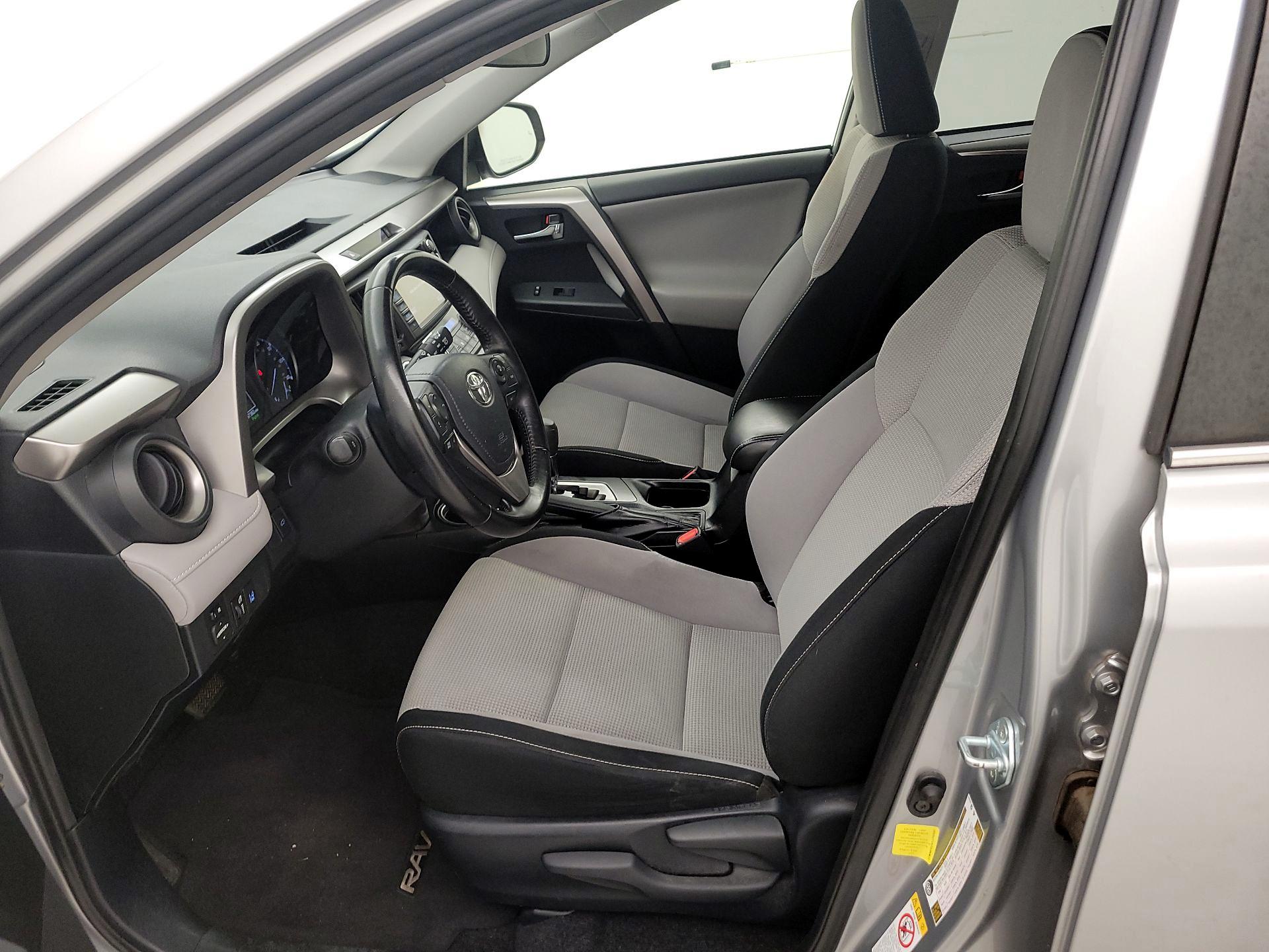 Thumbnail: 2018 Toyota RAV4 - 11