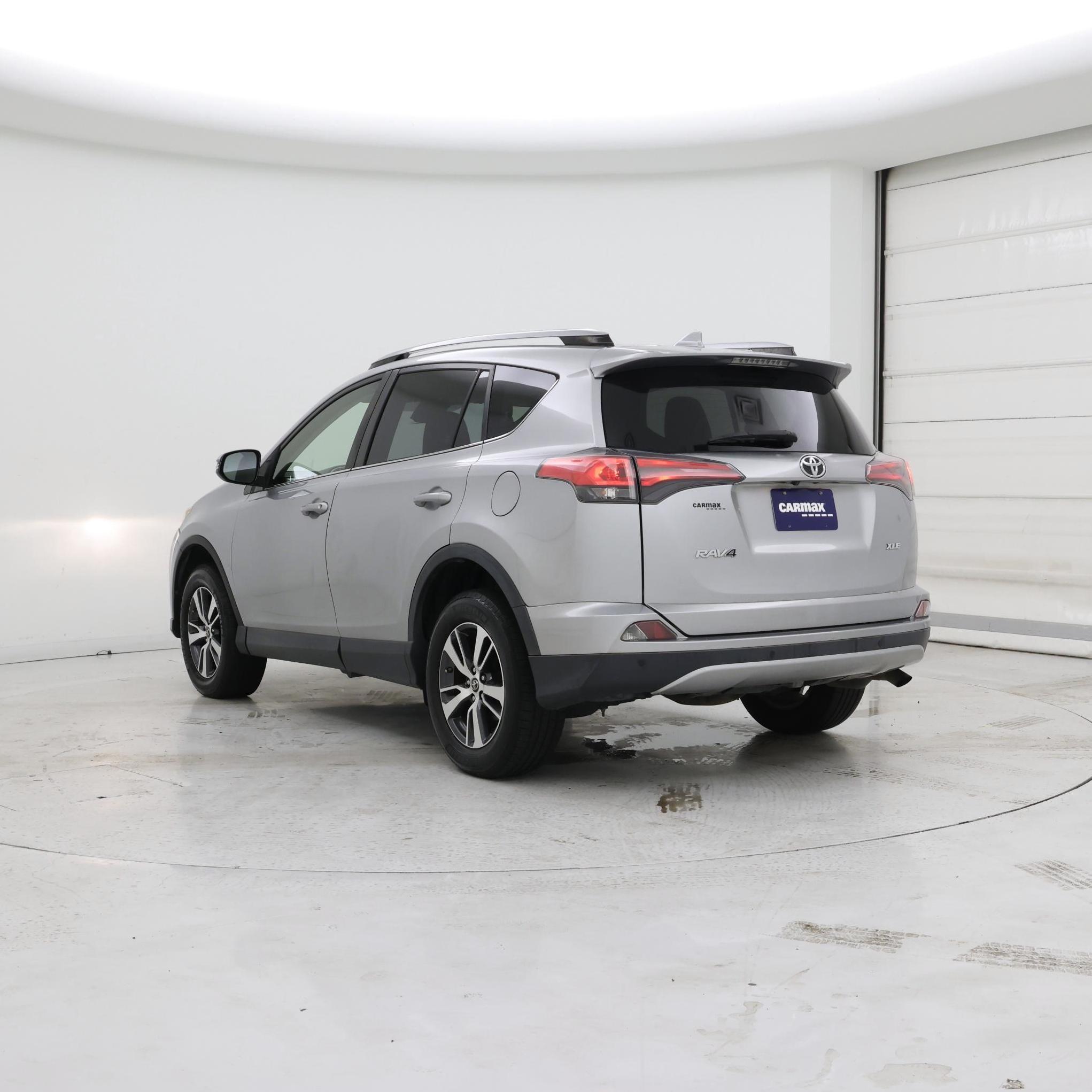 Thumbnail: 2018 Toyota RAV4 - 2