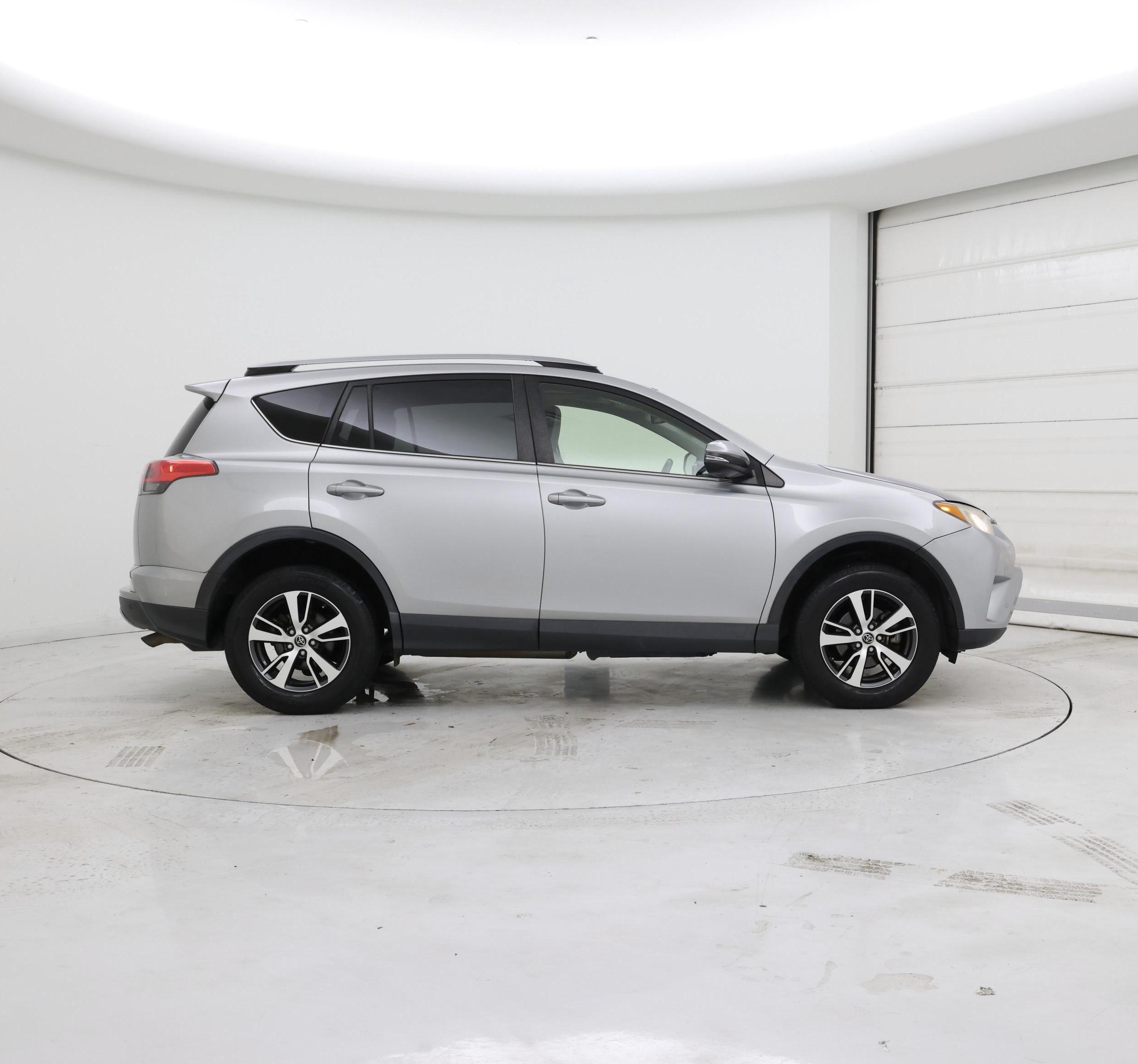 Thumbnail: 2018 Toyota RAV4 - 7