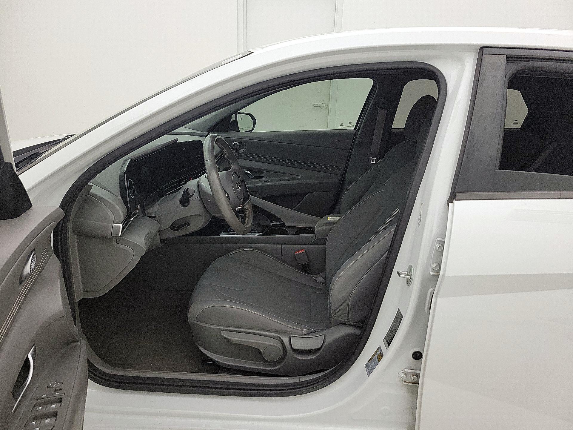 Thumbnail: 2023 Hyundai Elantra - 11