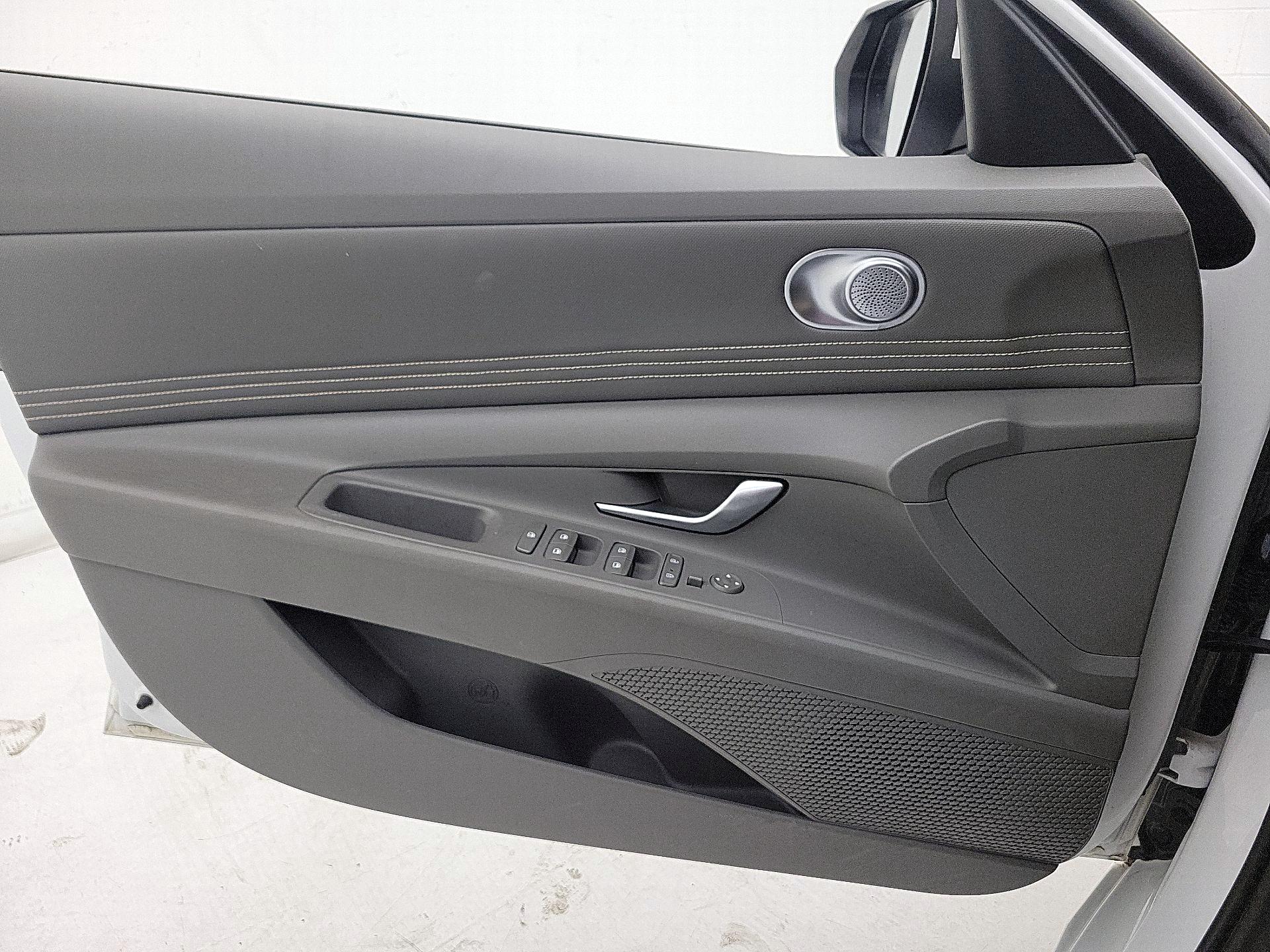 Thumbnail: 2023 Hyundai Elantra - 12