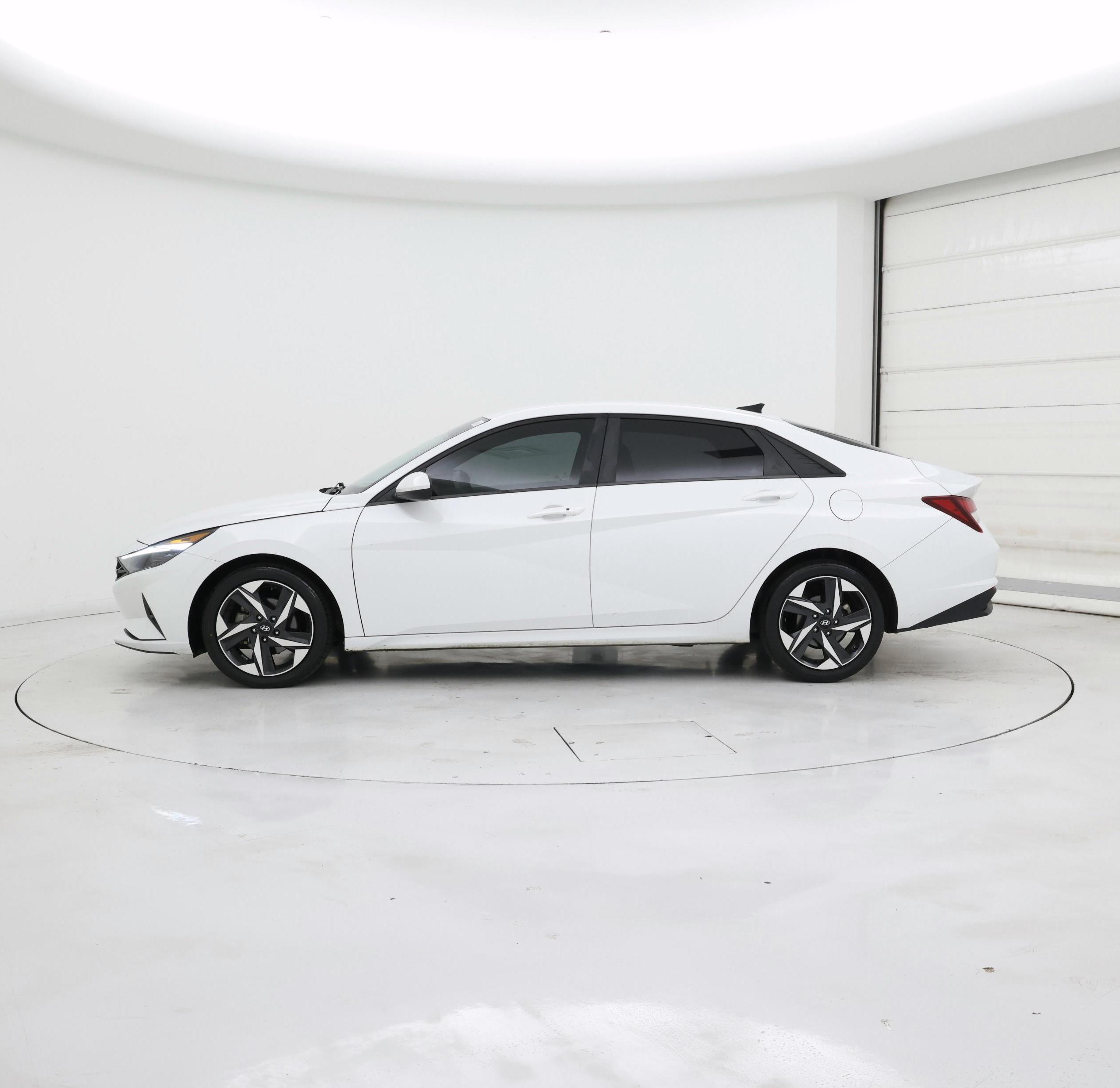 Thumbnail: 2023 Hyundai Elantra - 3