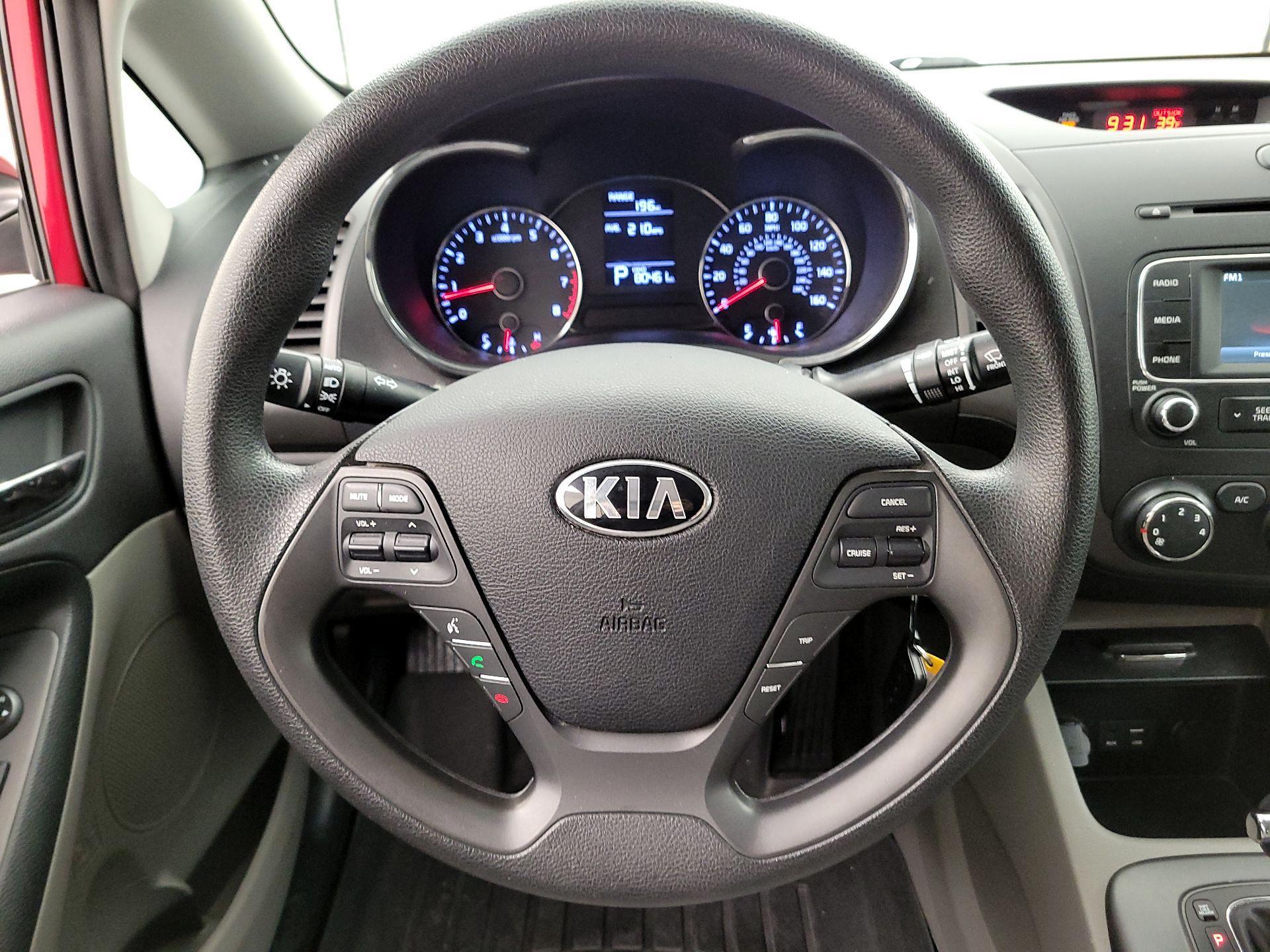Thumbnail: 2016 Kia Forte - 10