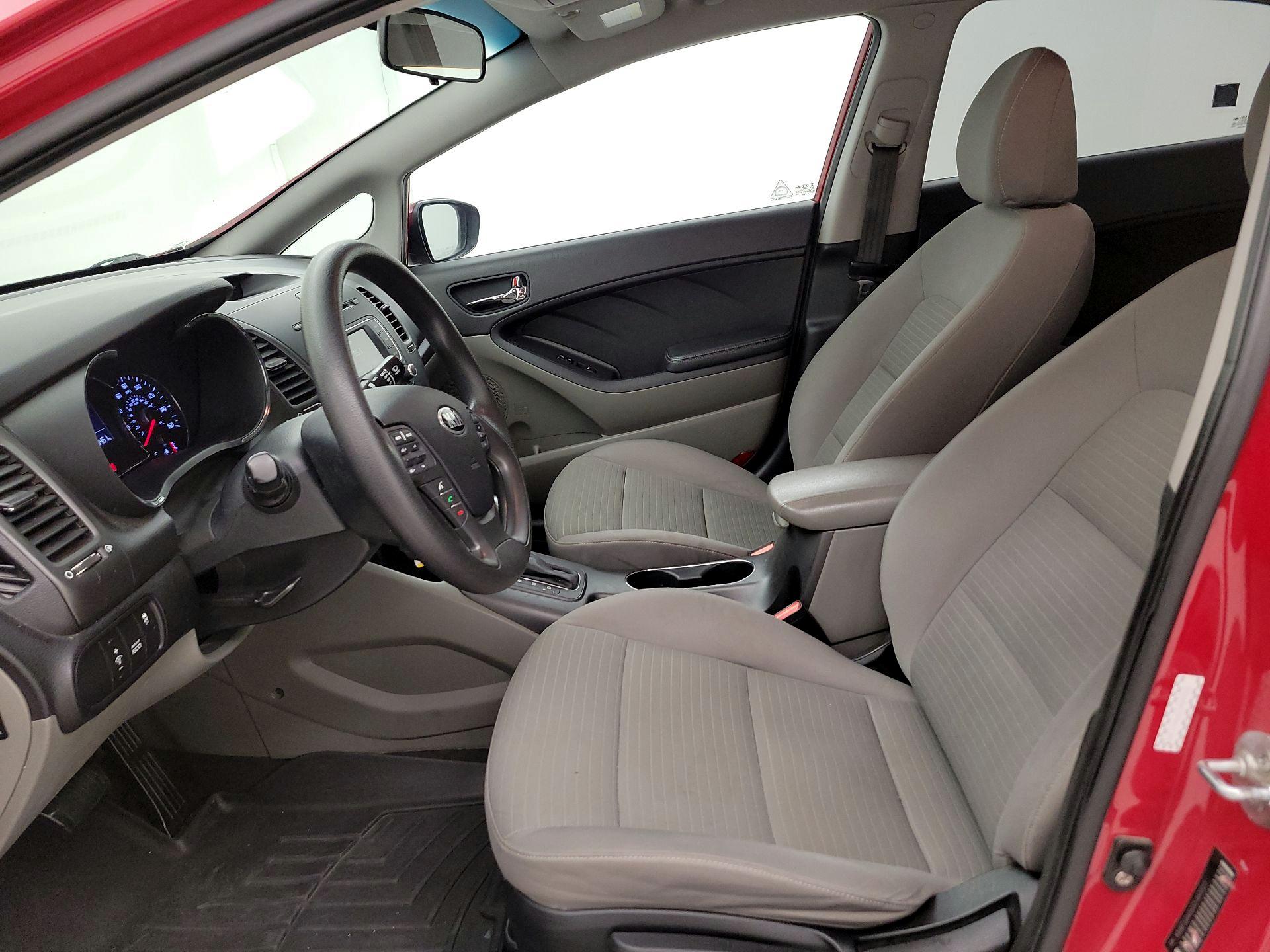 Thumbnail: 2016 Kia Forte - 11