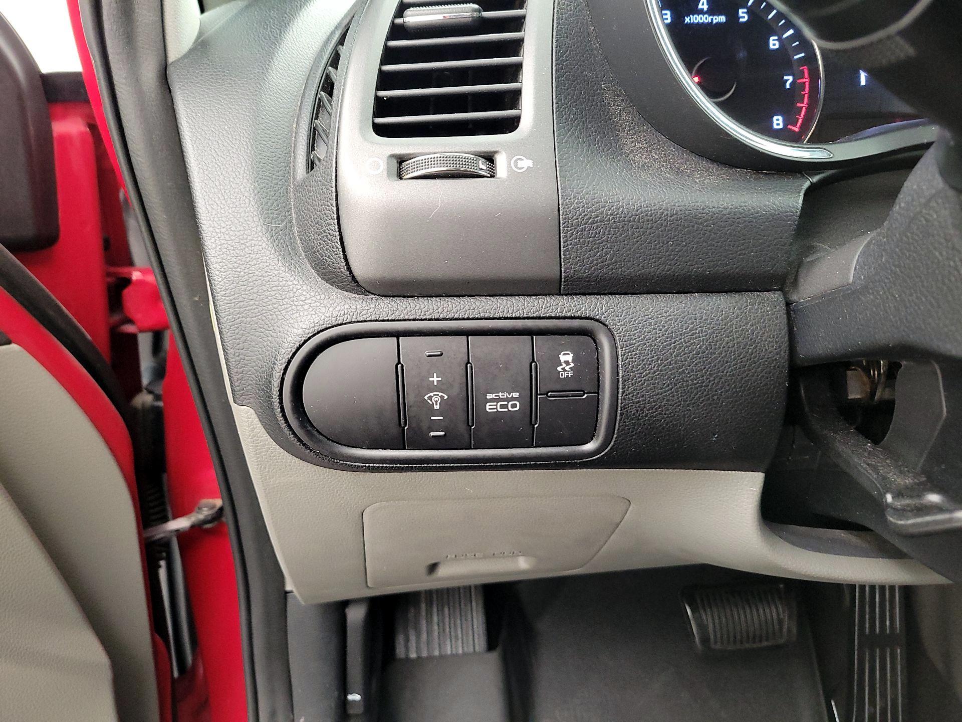 Thumbnail: 2016 Kia Forte - 13