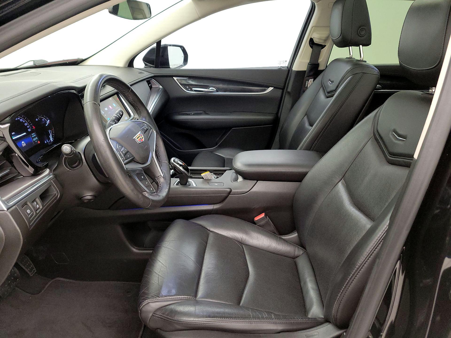 Thumbnail: 2018 Cadillac XT5 - 11