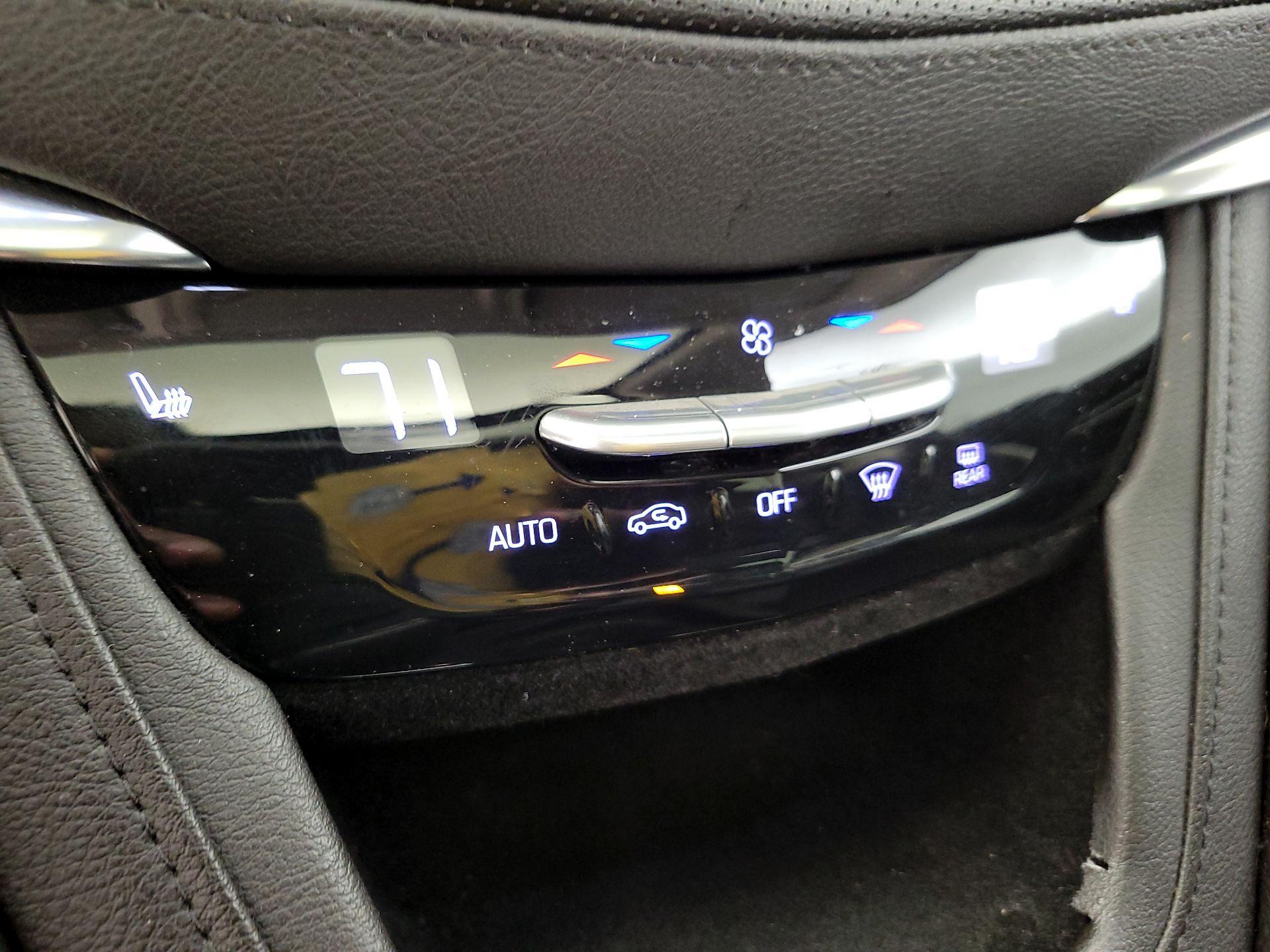 Thumbnail: 2018 Cadillac XT5 - 16