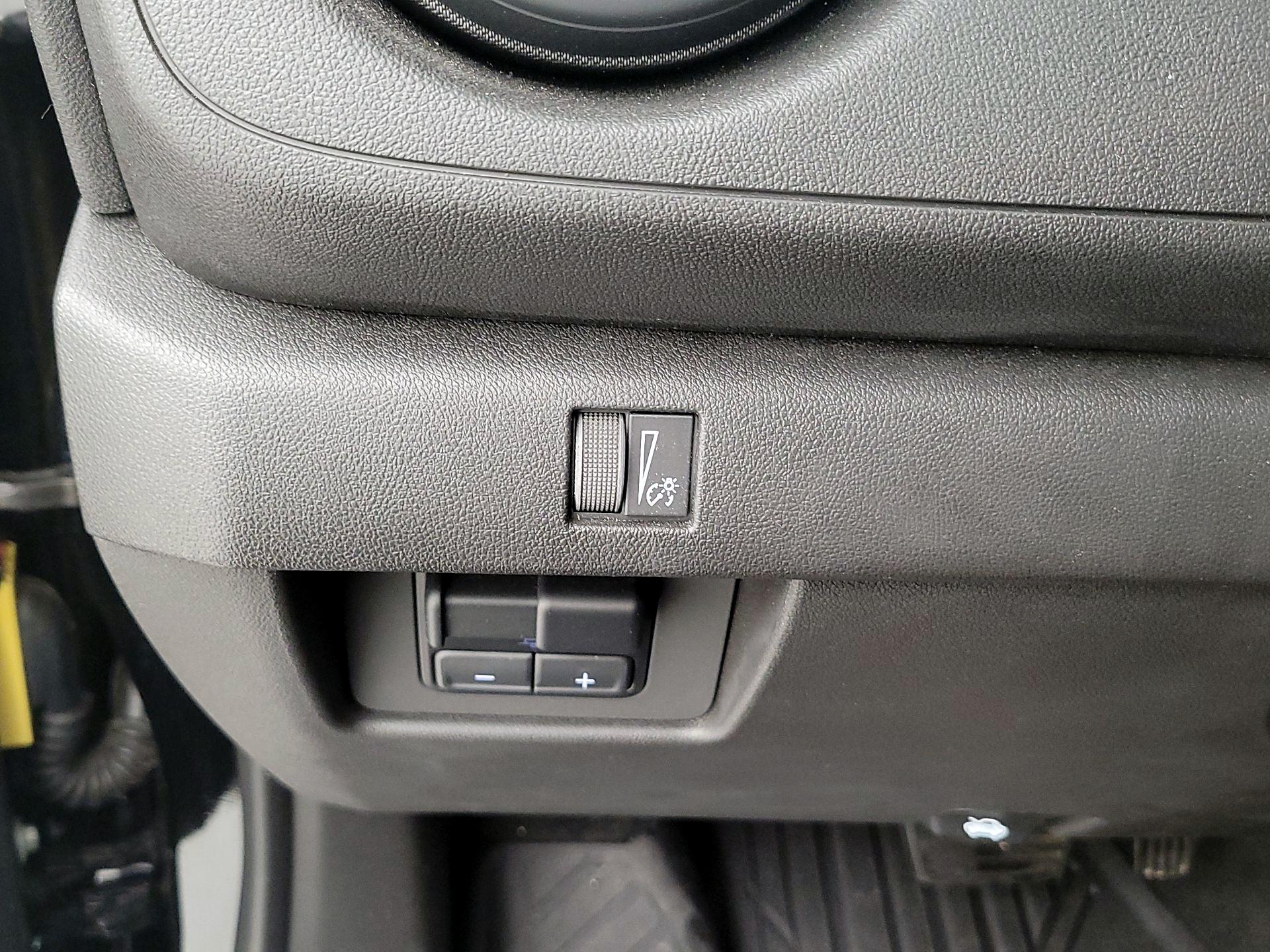 Thumbnail: 2024 Chevrolet Colorado - 13