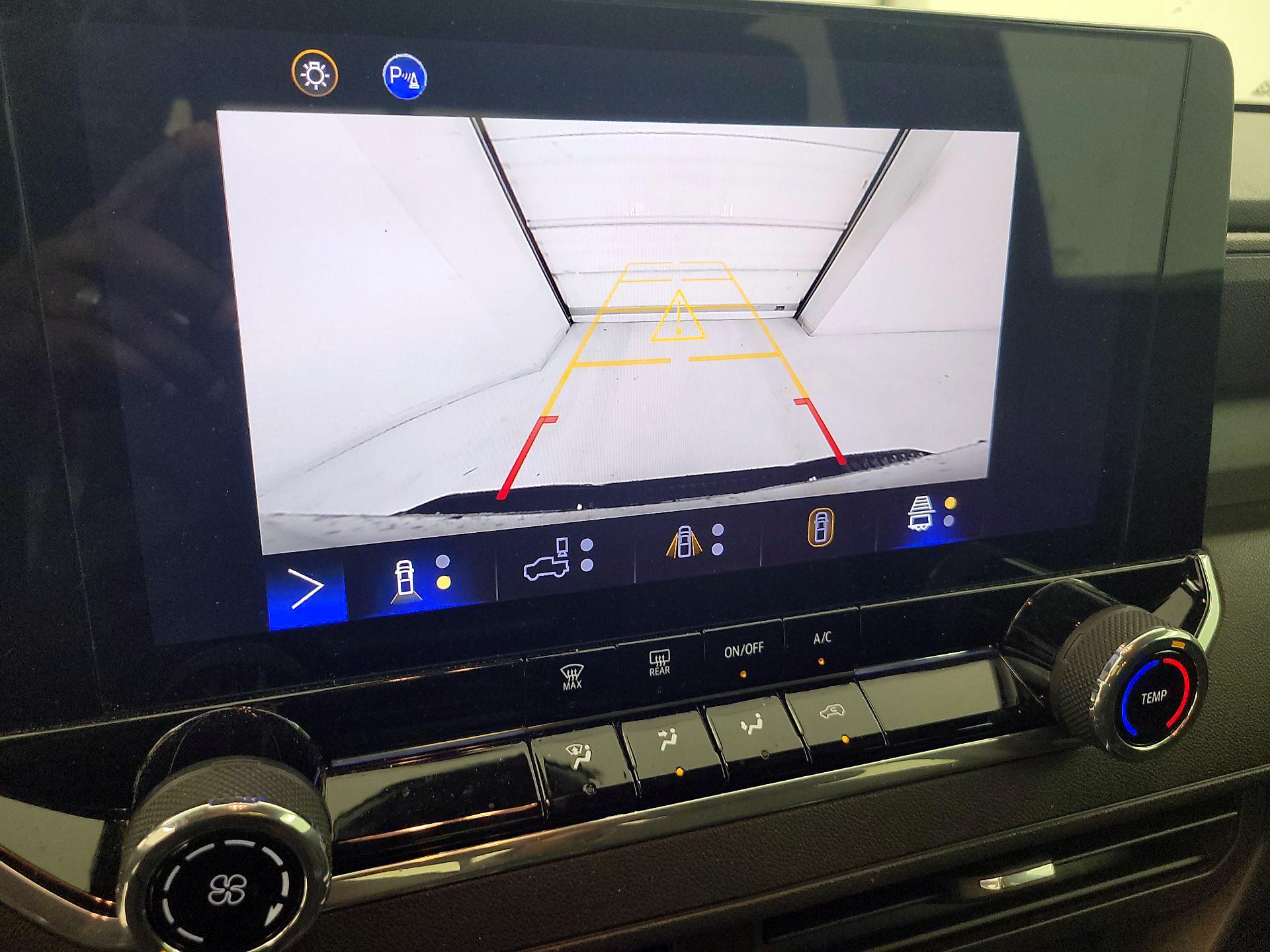 Thumbnail: 2024 Chevrolet Colorado - 15