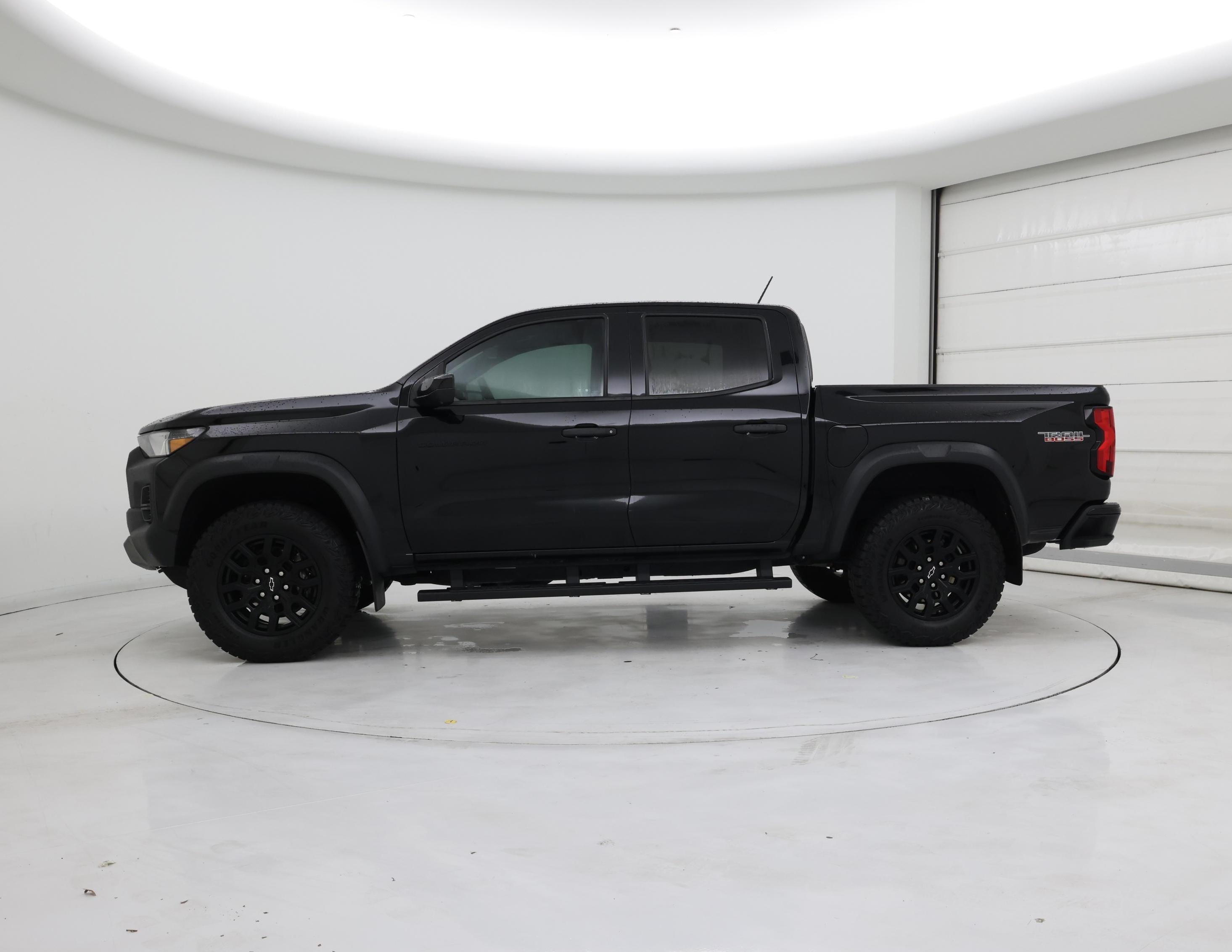 Thumbnail: 2024 Chevrolet Colorado - 3