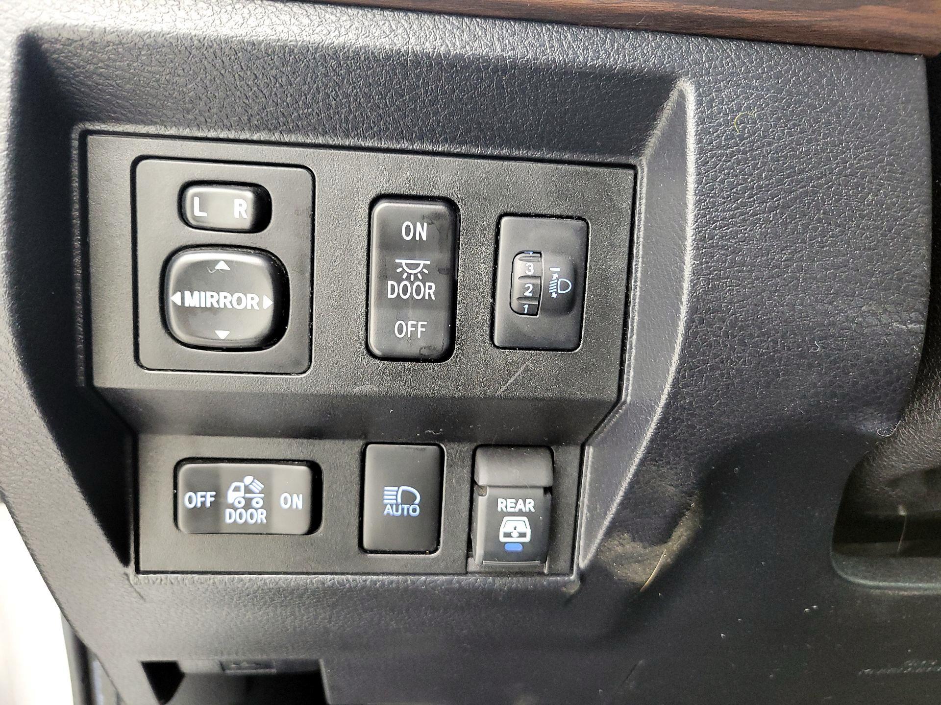 Thumbnail: 2020 Toyota Tundra - 13