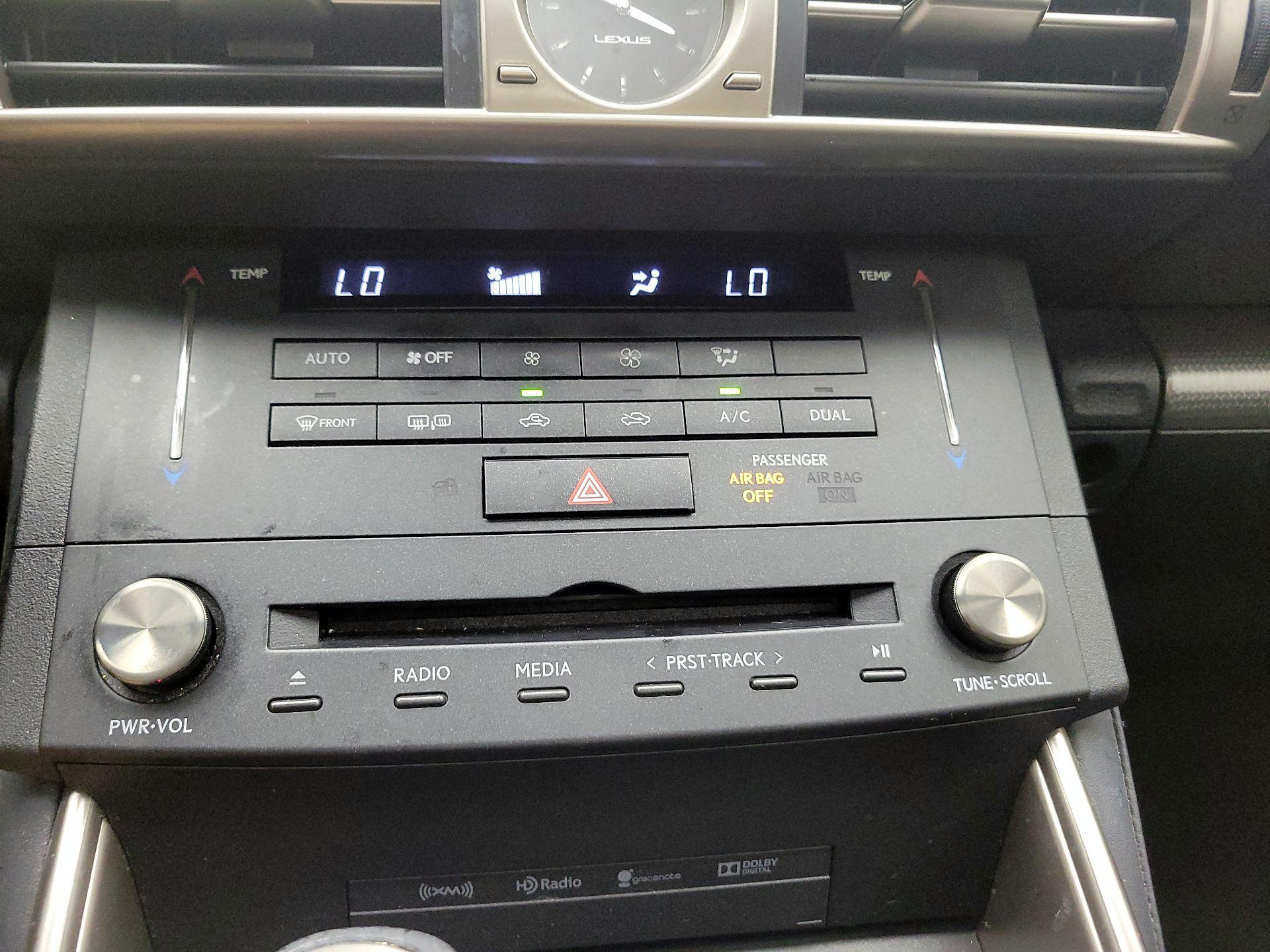 Thumbnail: 2016 Lexus IS - 17