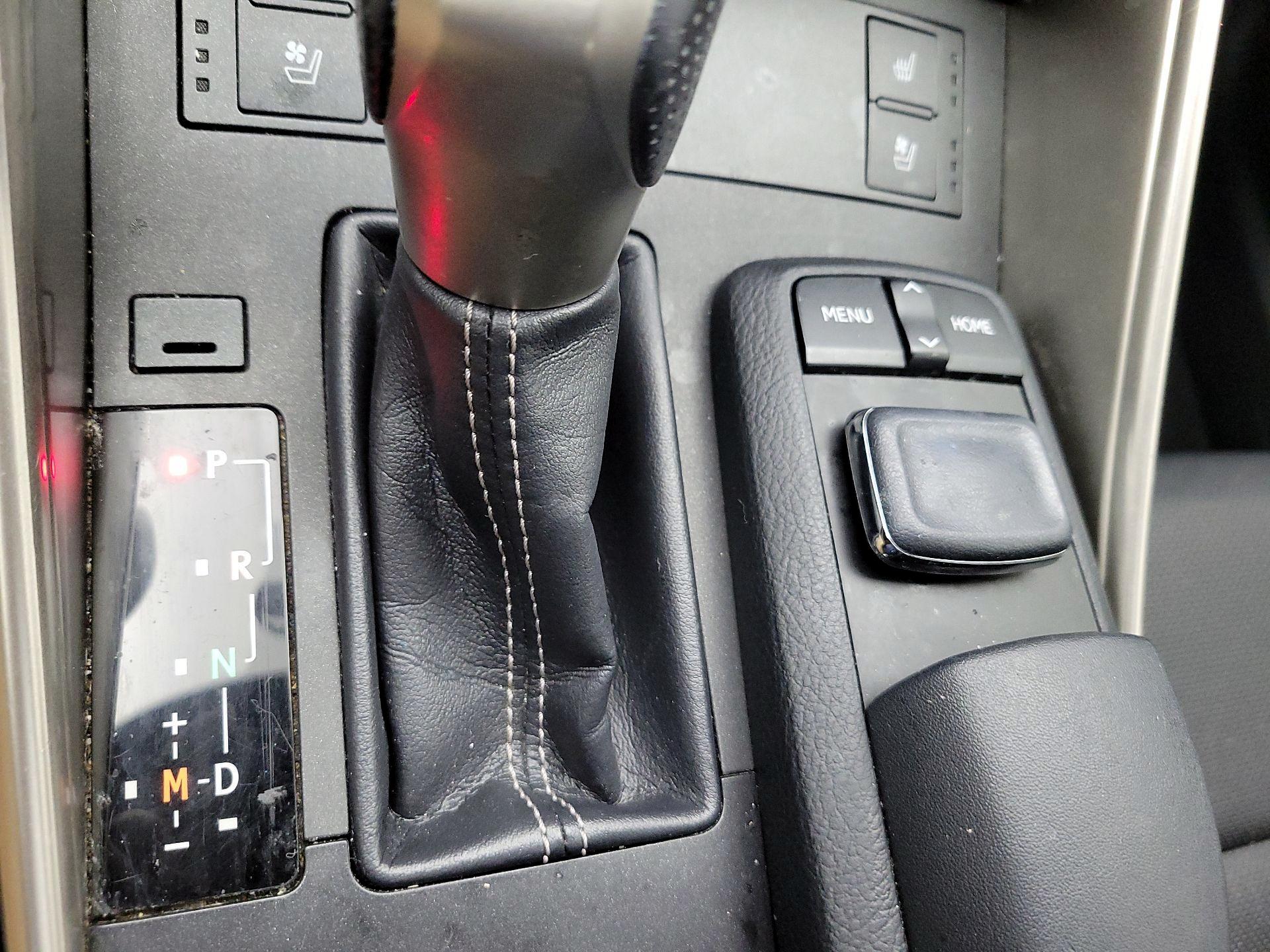 Thumbnail: 2016 Lexus IS - 18