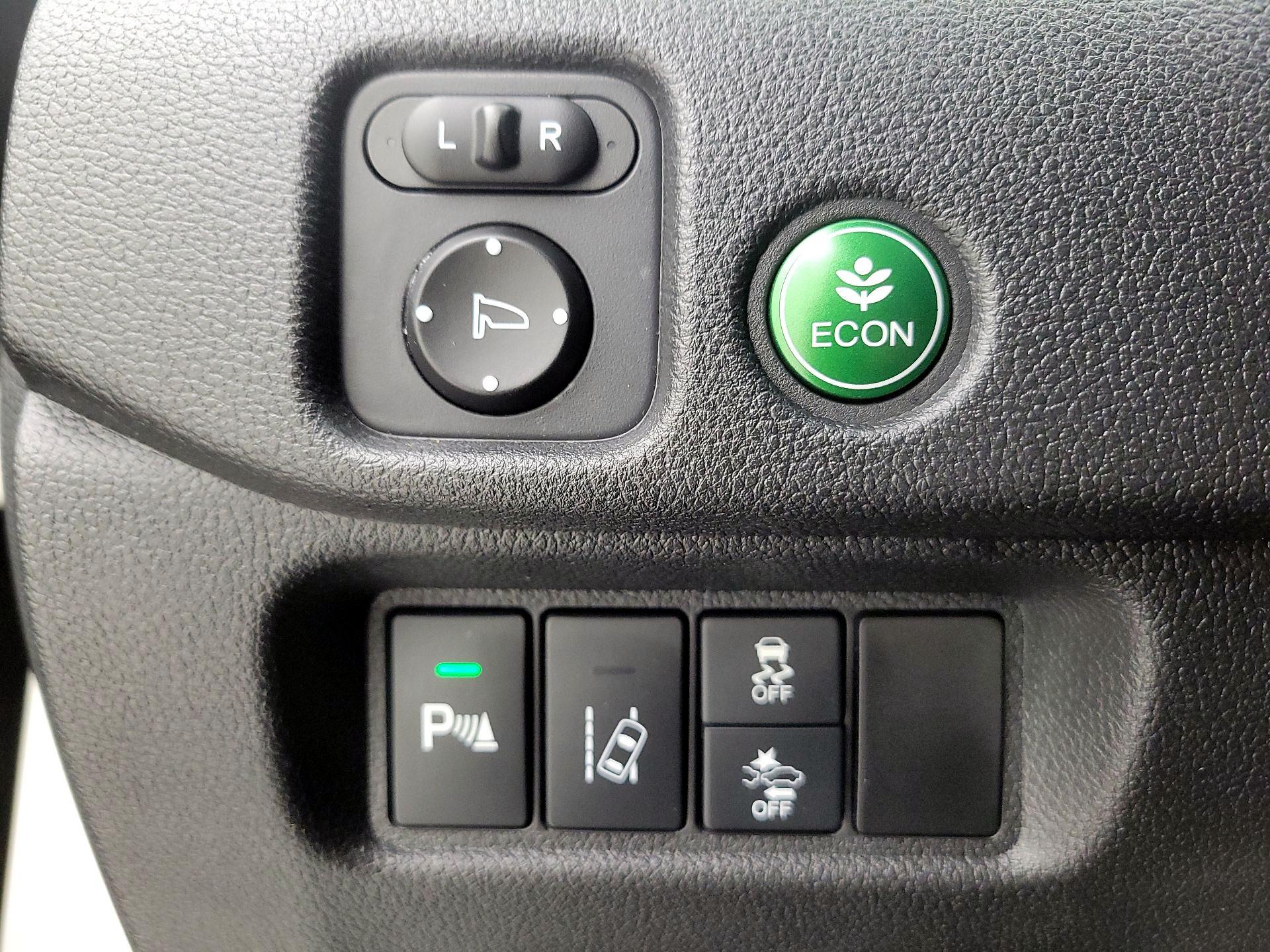 Thumbnail: 2018 Honda Pilot - 13