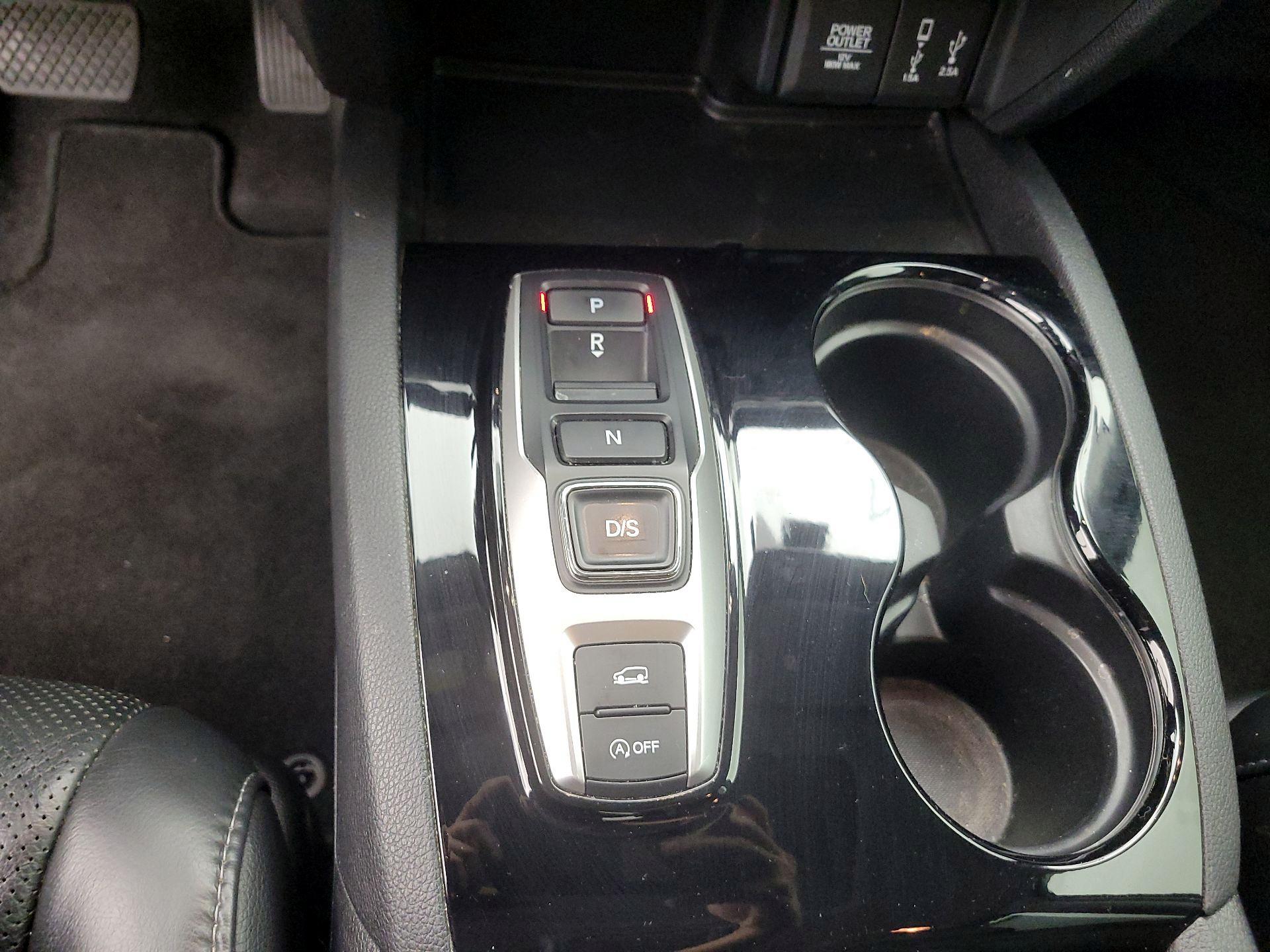 Thumbnail: 2018 Honda Pilot - 18