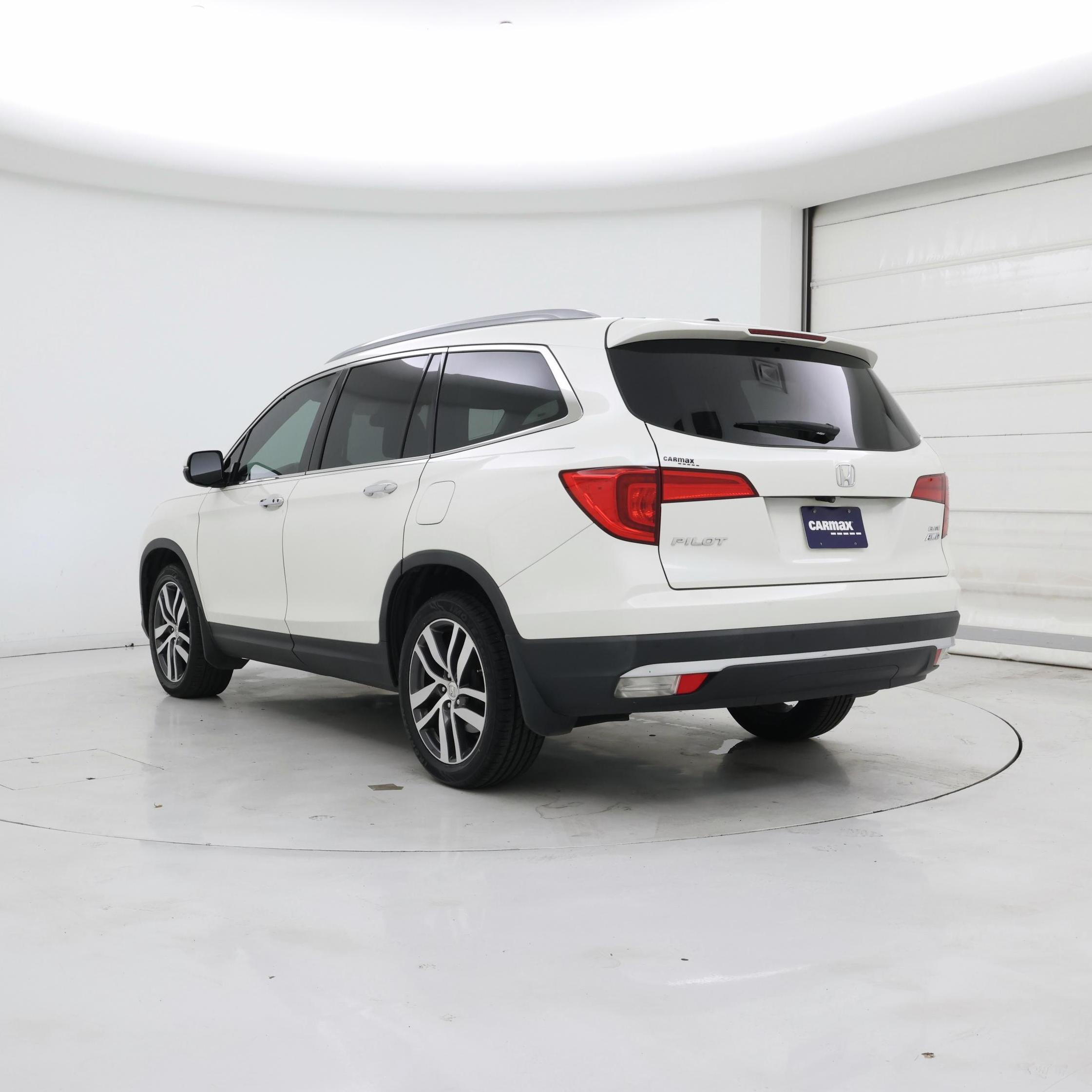 Thumbnail: 2018 Honda Pilot - 2