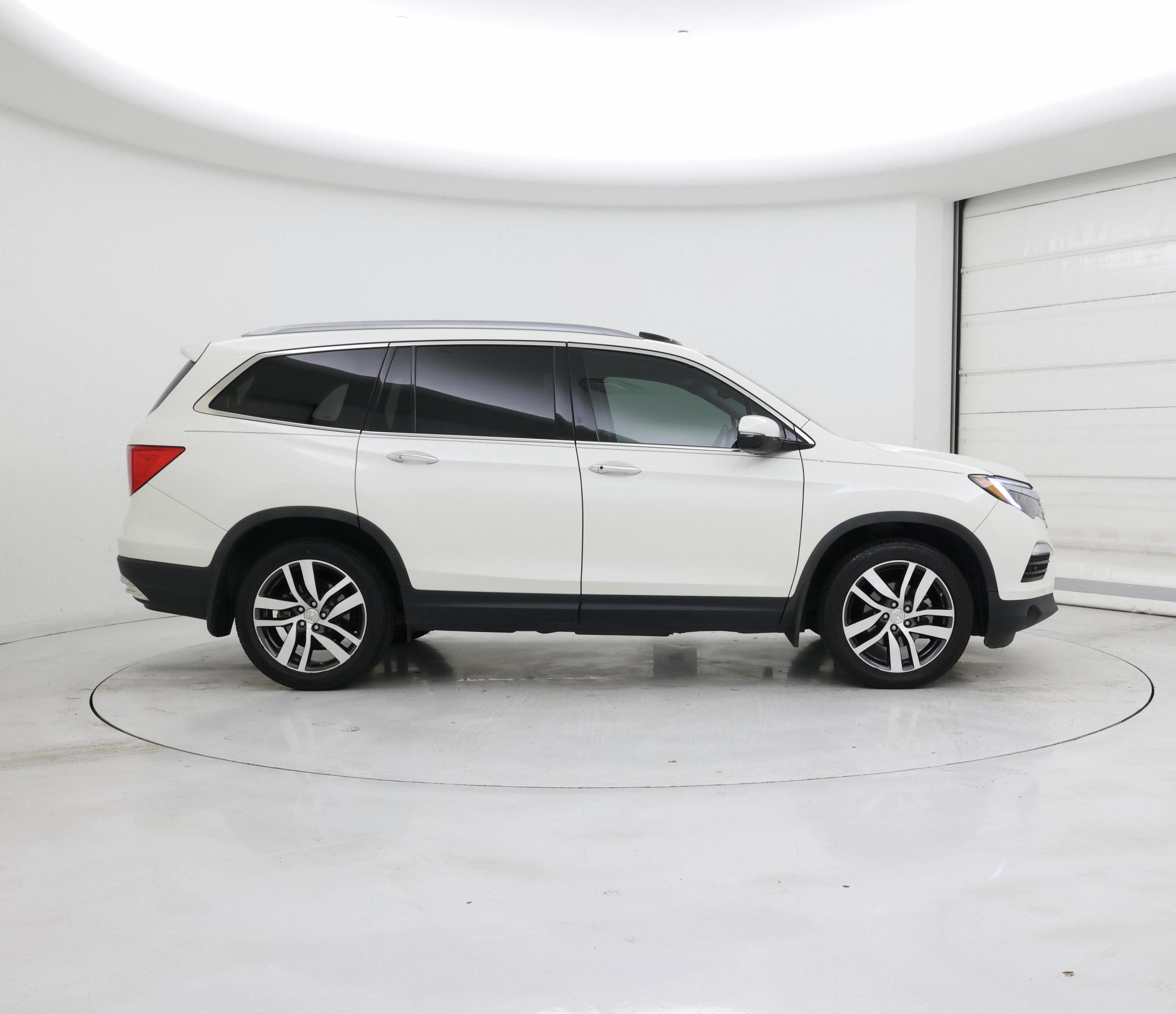 Thumbnail: 2018 Honda Pilot - 7