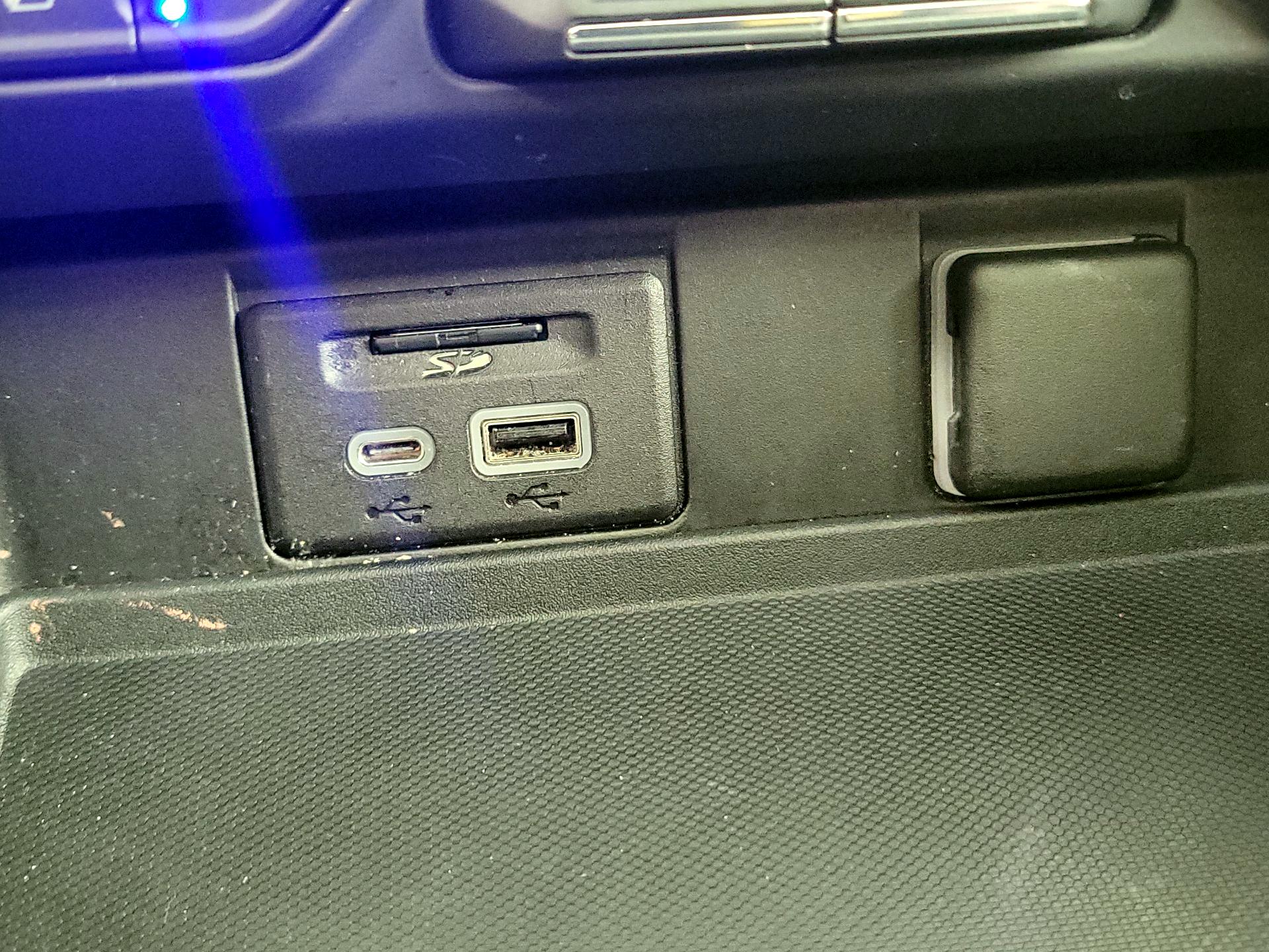 Thumbnail: 2021 GMC Yukon XL - 19