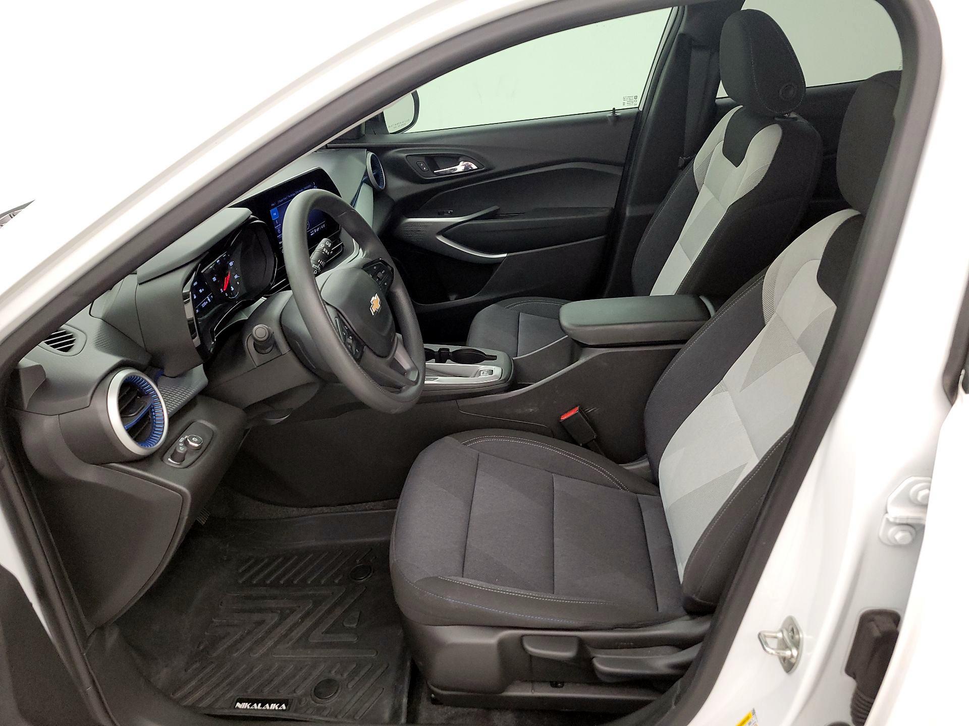 Thumbnail: 2024 Chevrolet Trax - 11