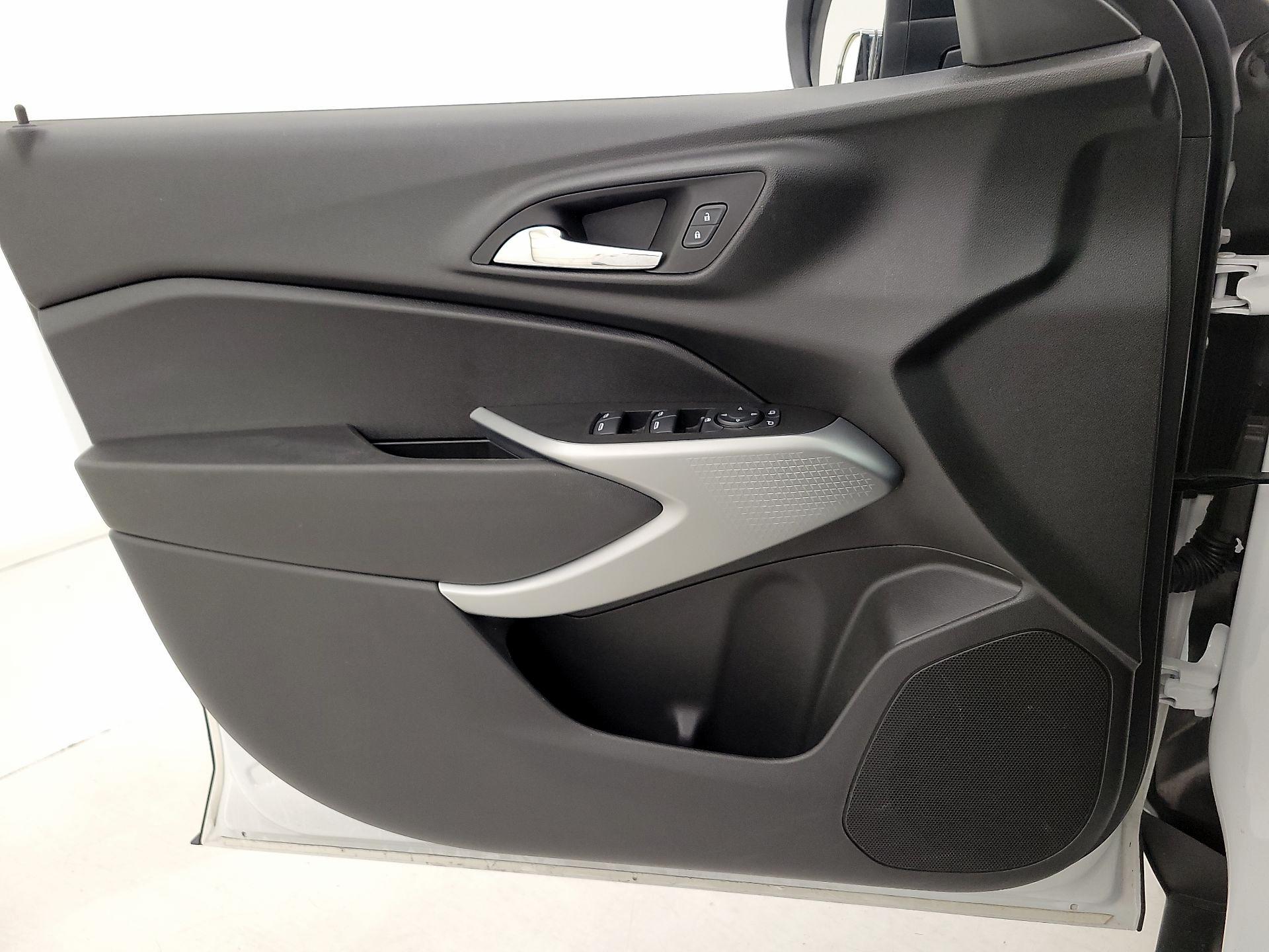 Thumbnail: 2024 Chevrolet Trax - 12