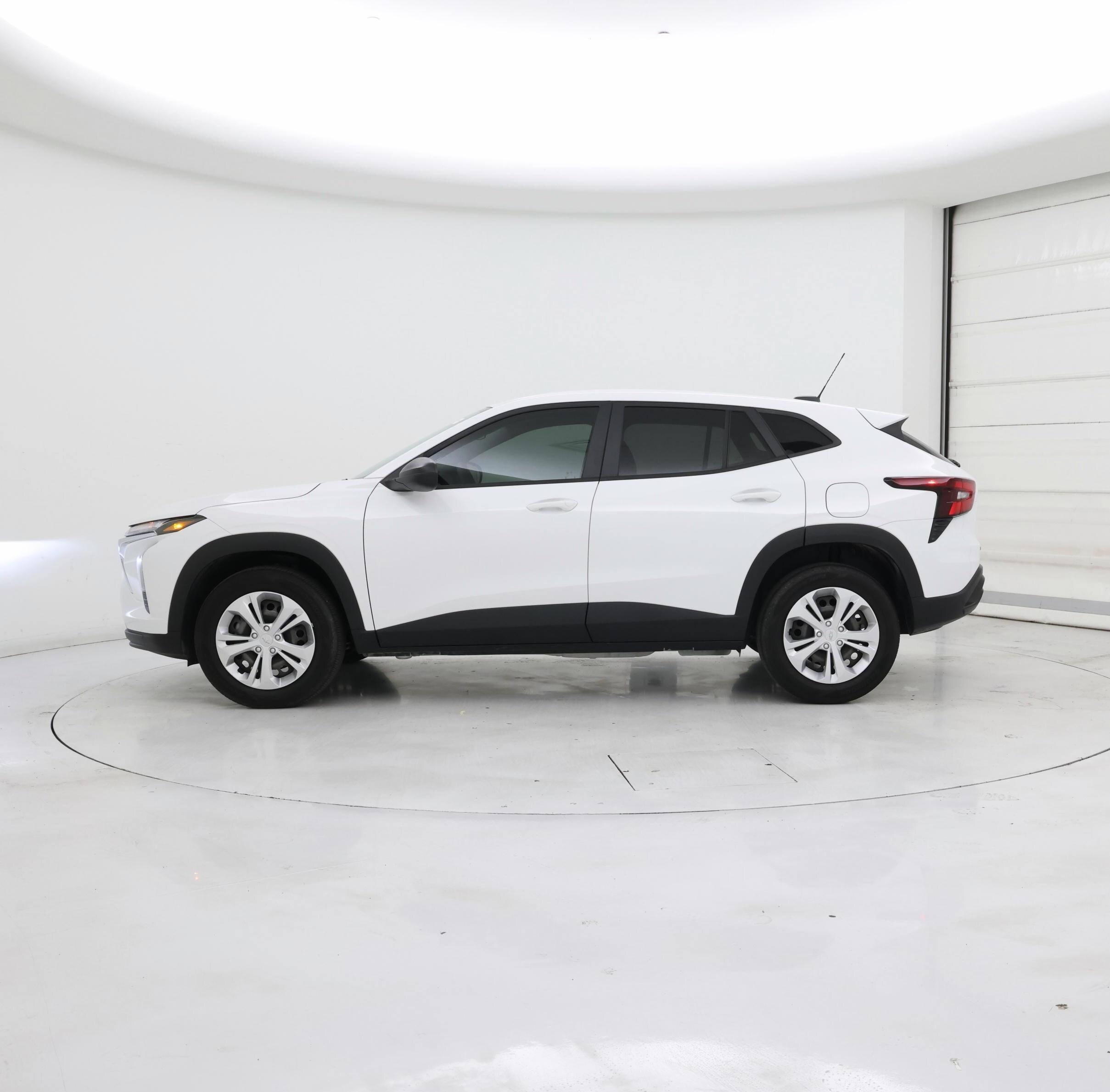 Thumbnail: 2024 Chevrolet Trax - 3