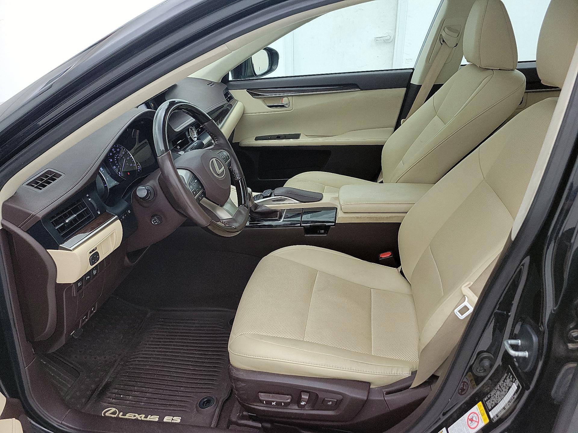 Thumbnail: 2018 Lexus ES - 11