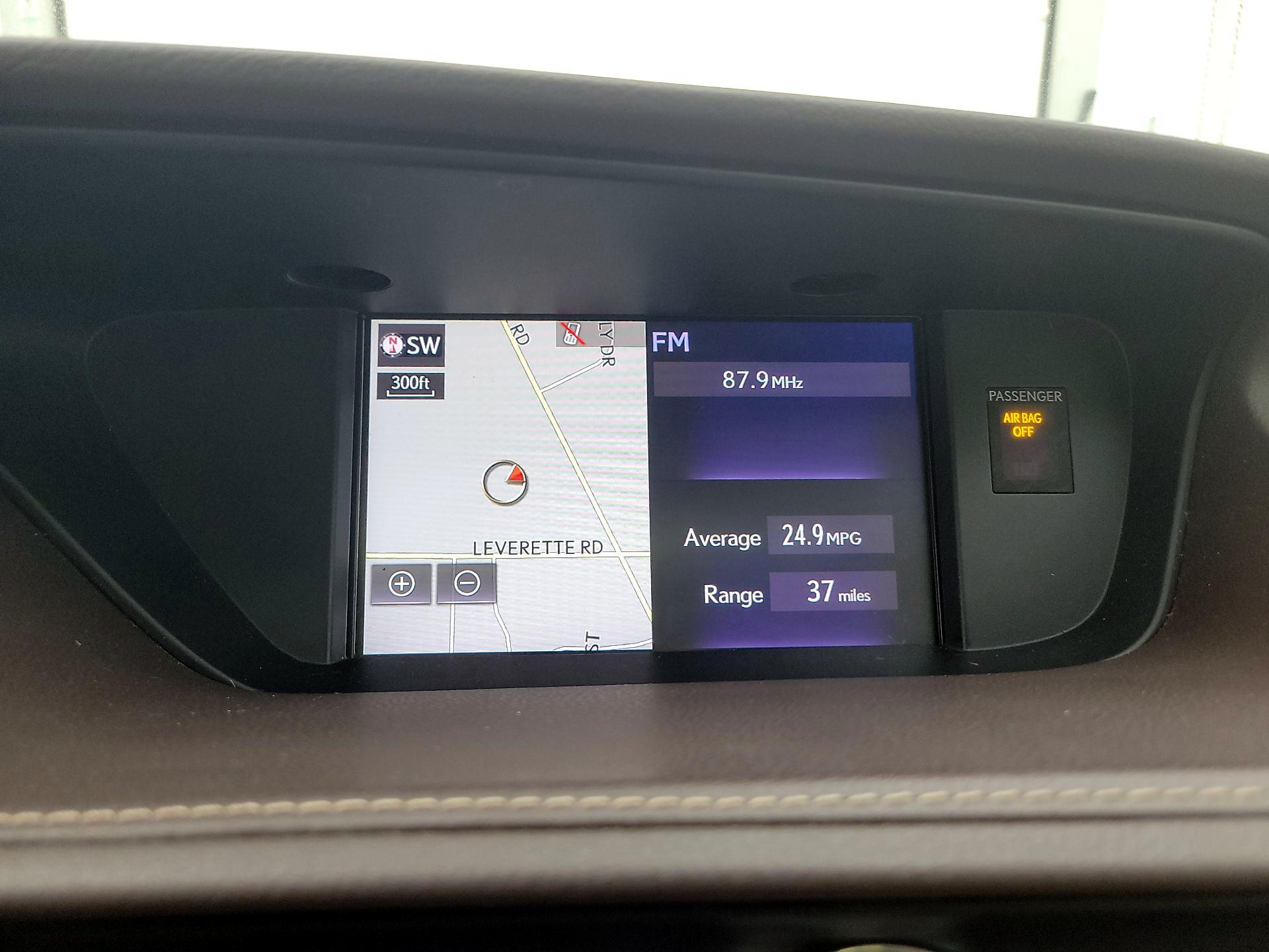 Thumbnail: 2018 Lexus ES - 16