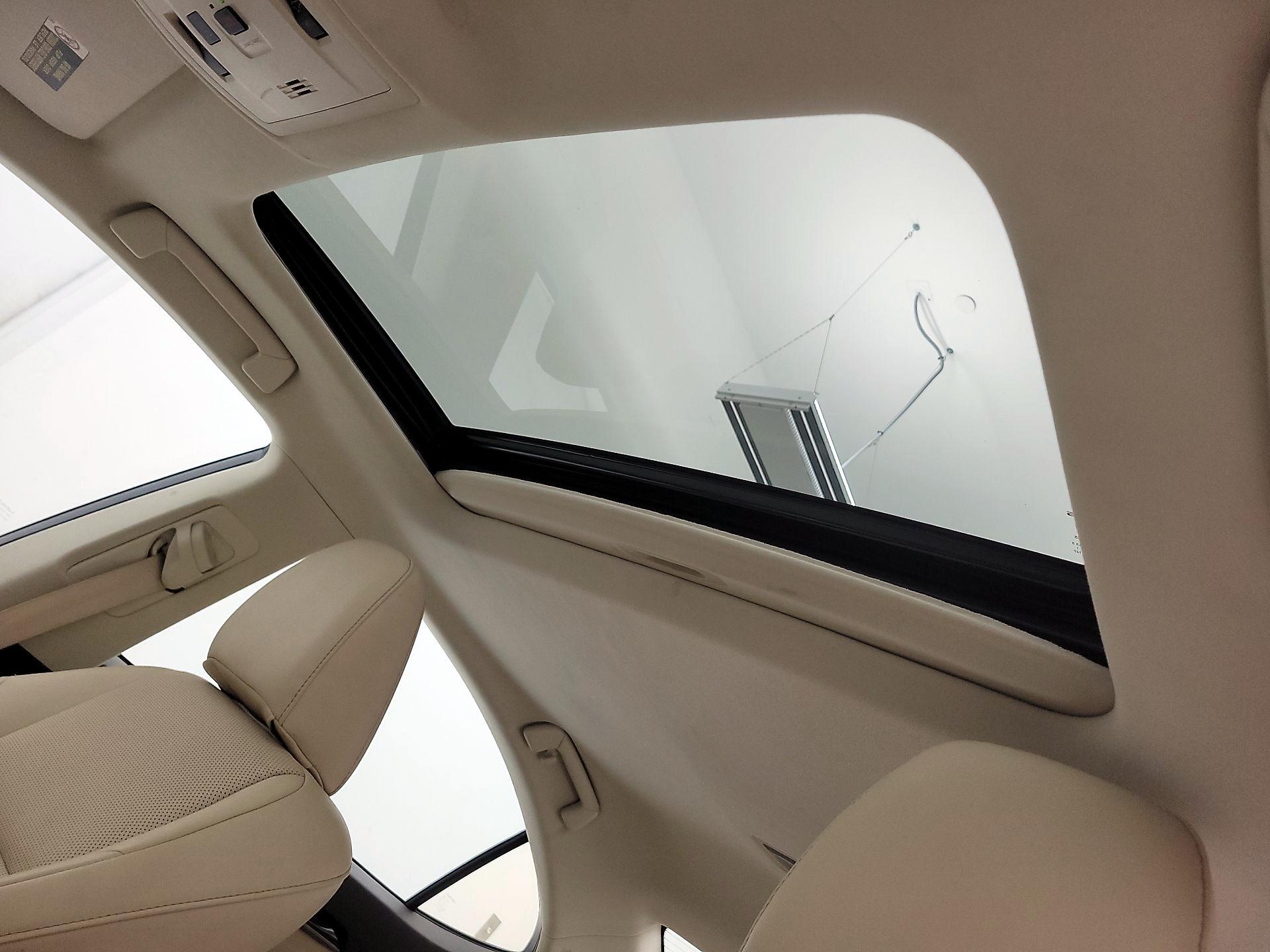 Thumbnail: 2018 Lexus ES - 20