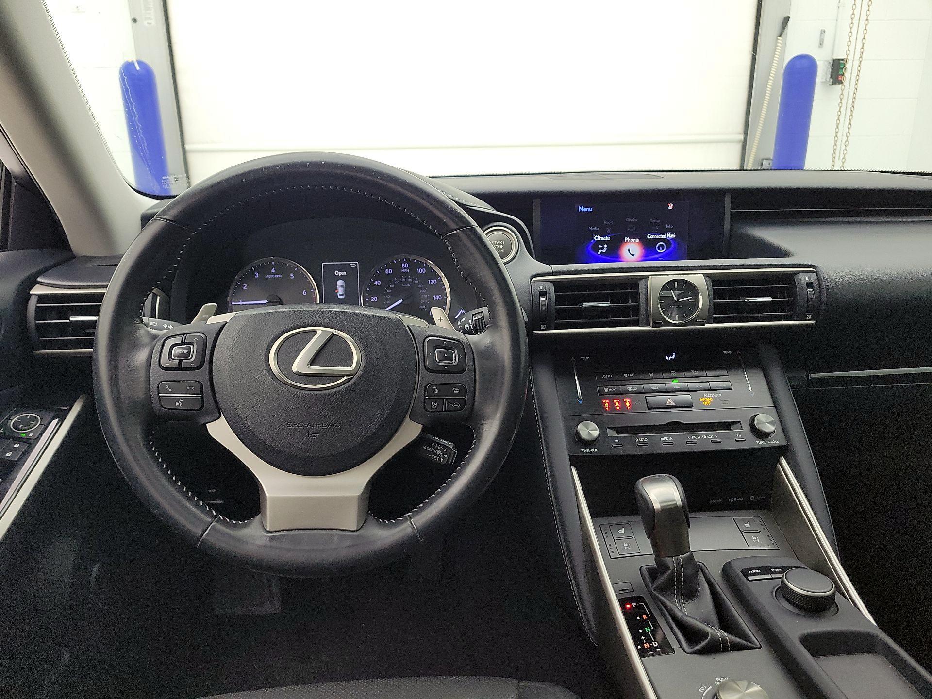 Thumbnail: 2017 Lexus IS - 10