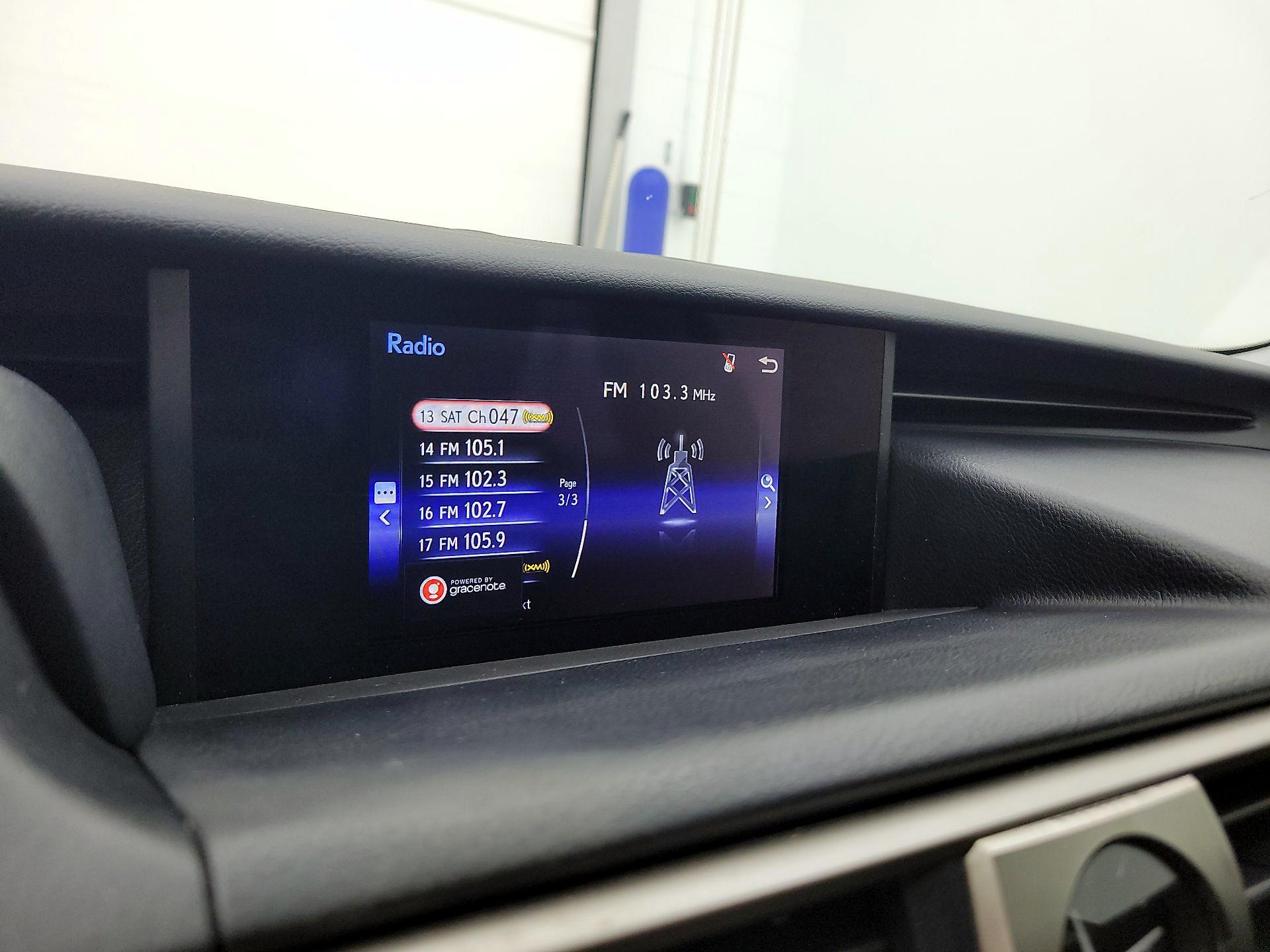 Thumbnail: 2017 Lexus IS - 15