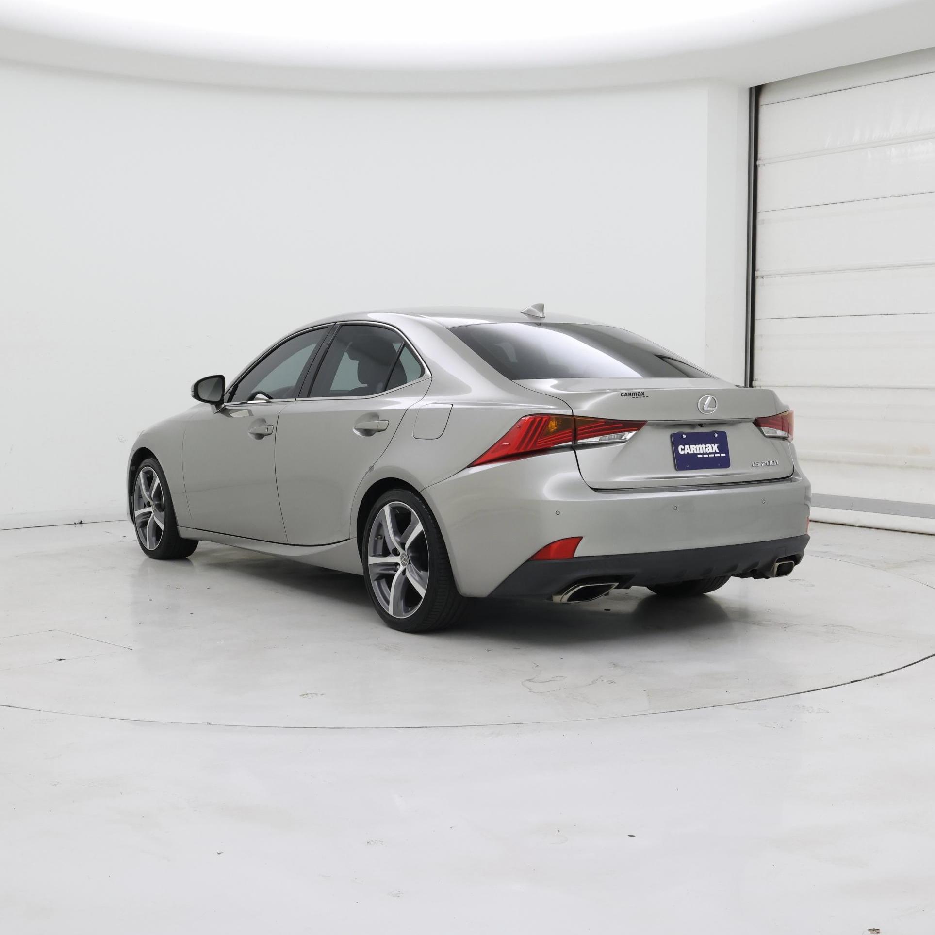 Thumbnail: 2017 Lexus IS - 2