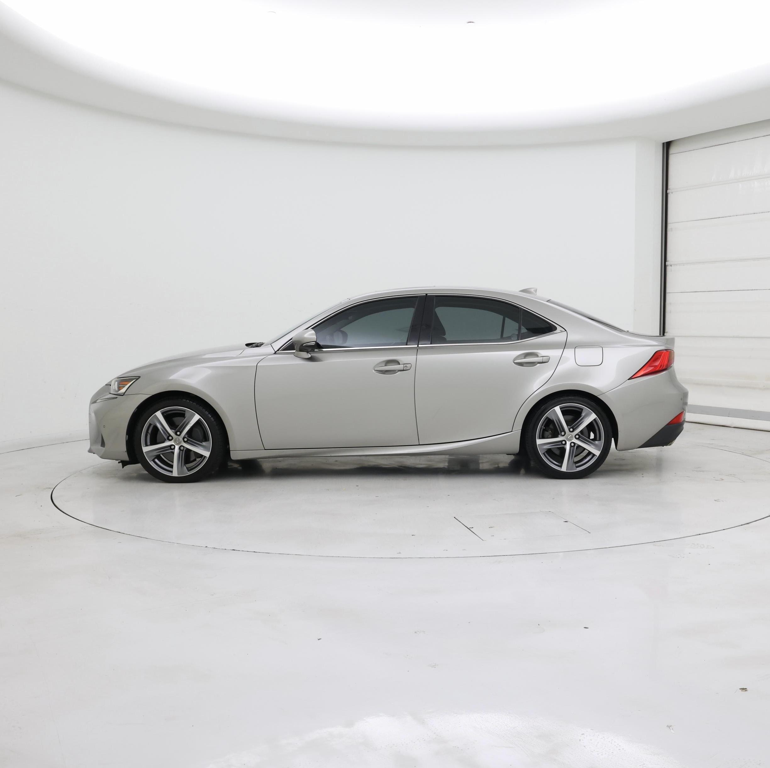 Thumbnail: 2017 Lexus IS - 3