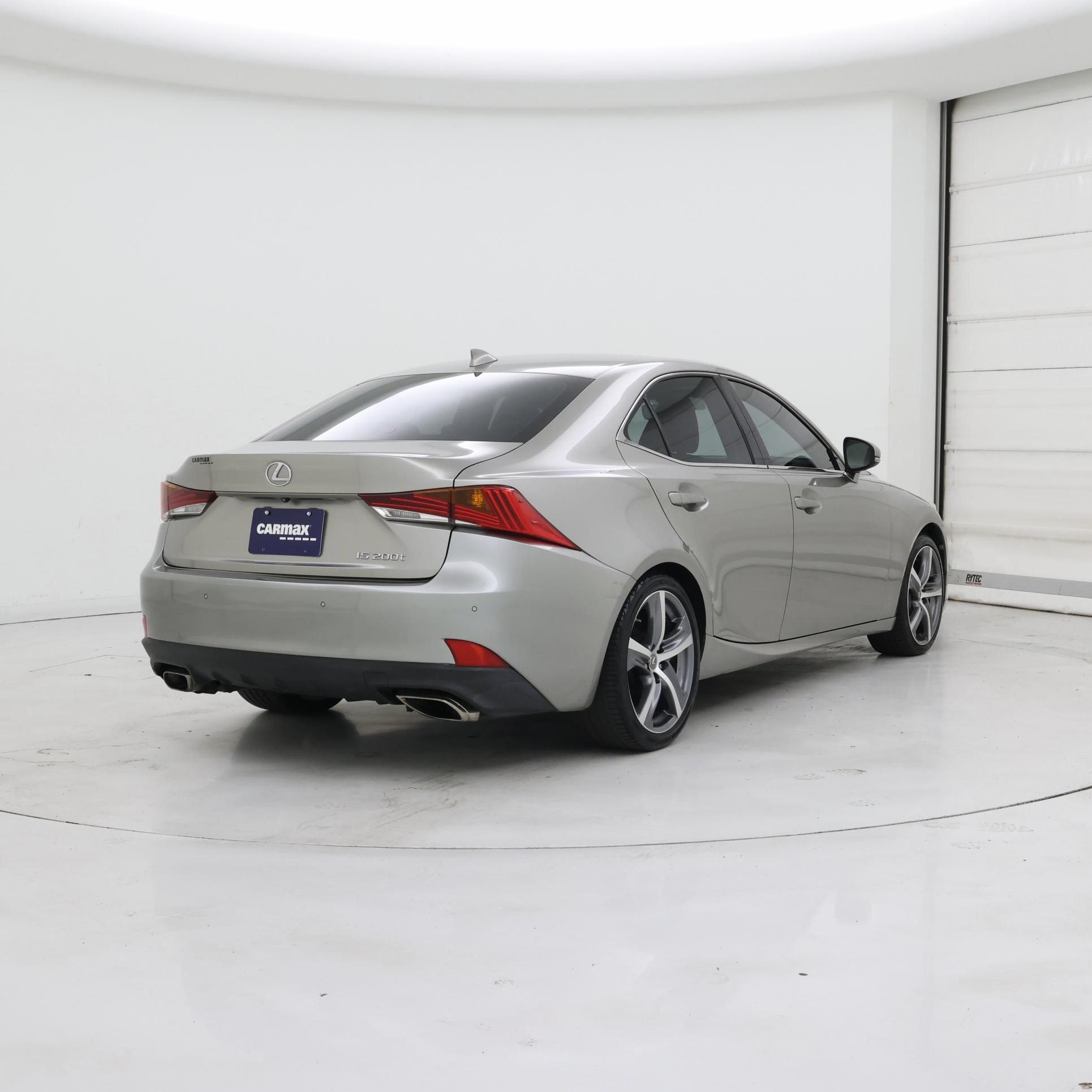 Thumbnail: 2017 Lexus IS - 8