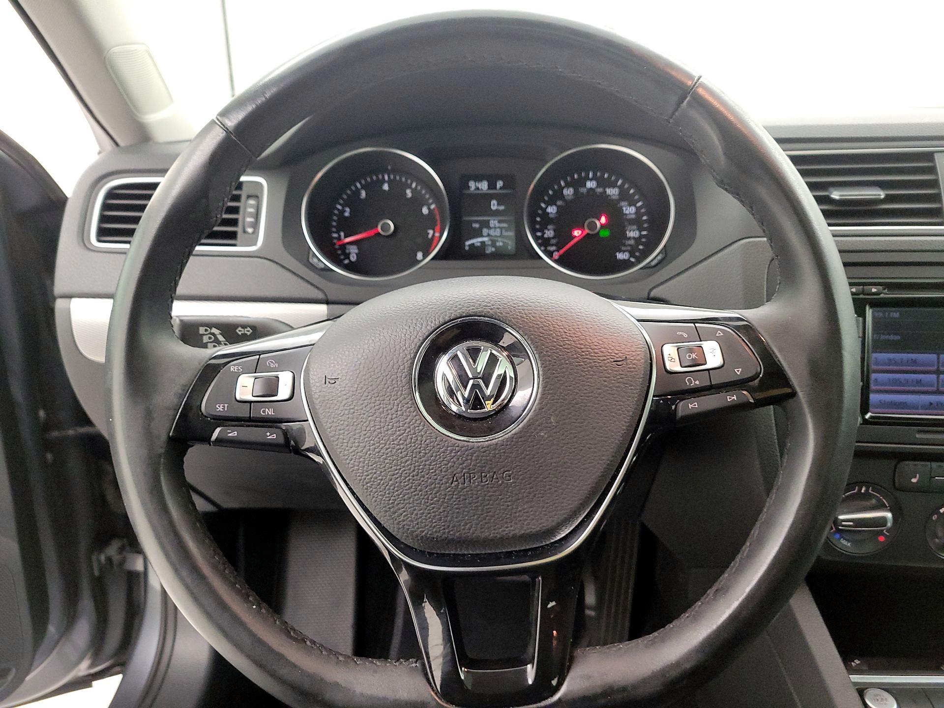Thumbnail: 2015 Volkswagen Jetta - 10