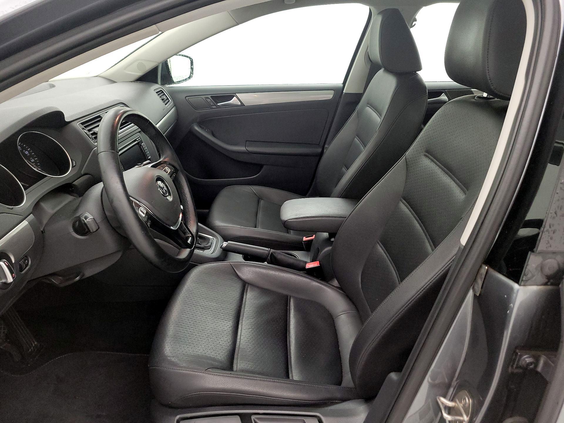 Thumbnail: 2015 Volkswagen Jetta - 11