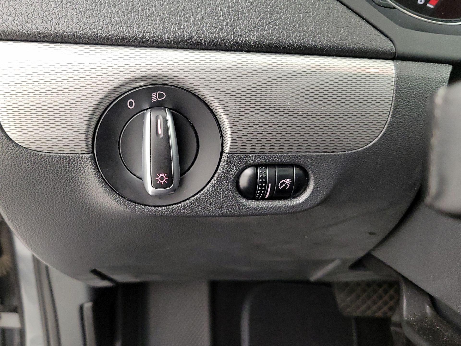 Thumbnail: 2015 Volkswagen Jetta - 13