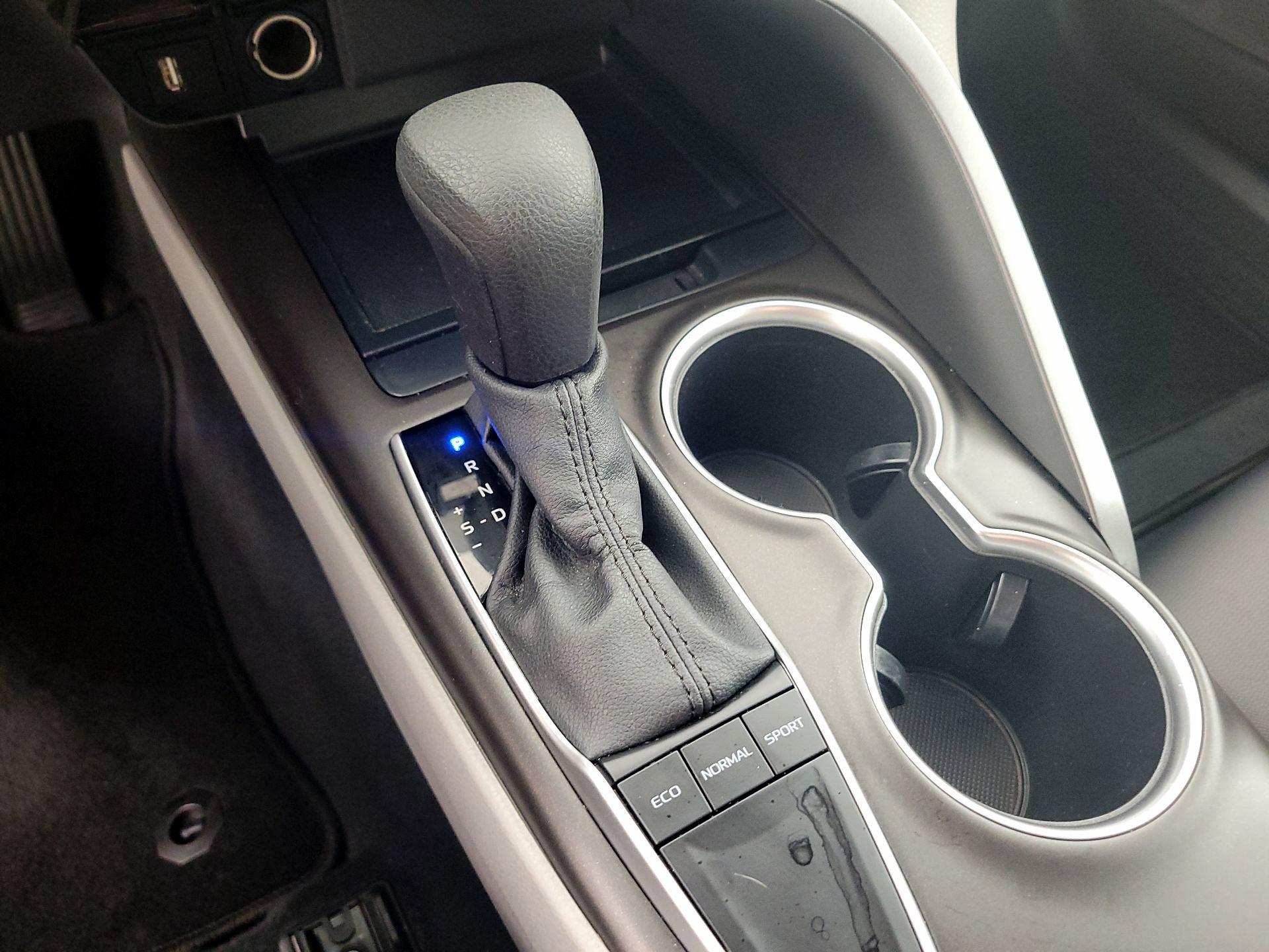 Thumbnail: 2022 Toyota Camry - 17