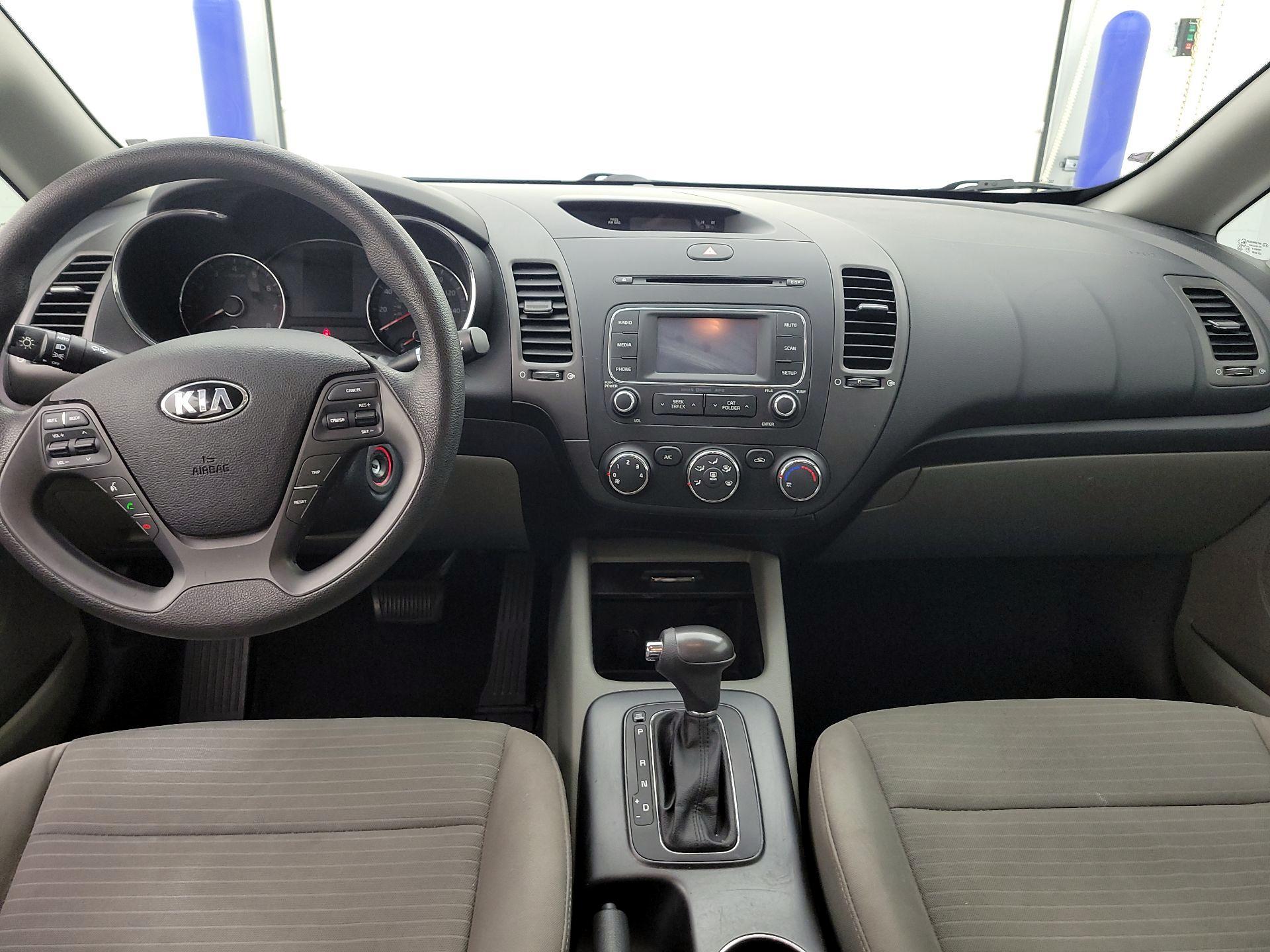 Thumbnail: 2016 Kia Forte - 9