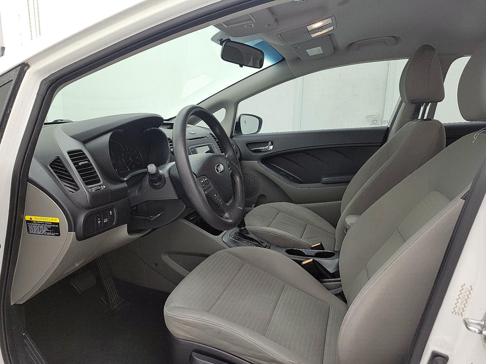 Thumbnail: 2016 Kia Forte - 11