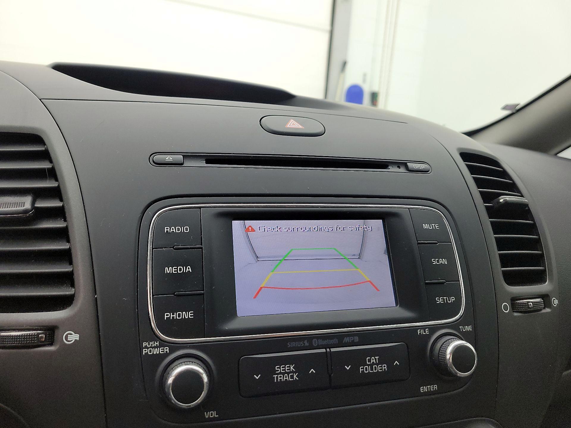 Thumbnail: 2016 Kia Forte - 14