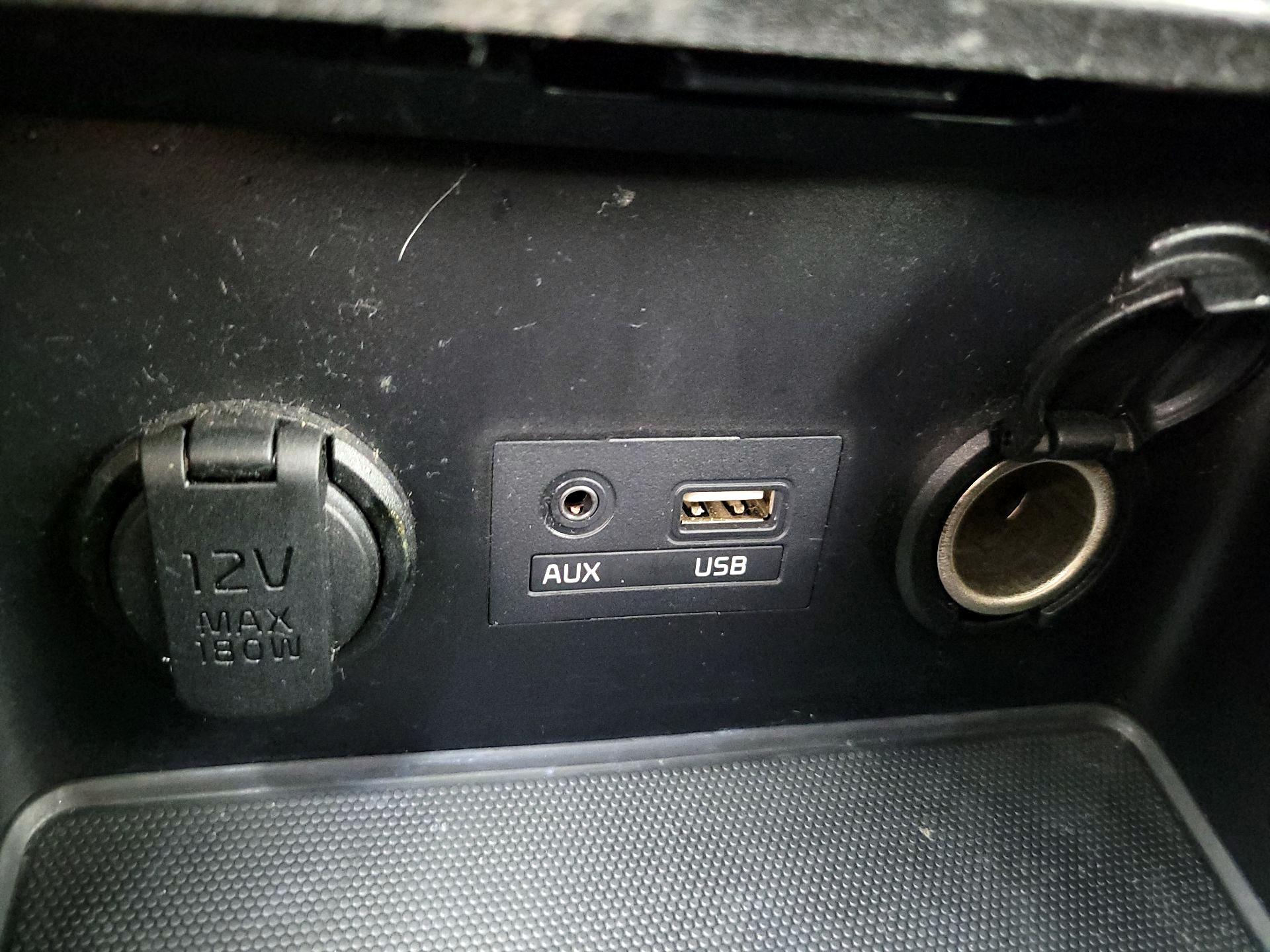 Thumbnail: 2016 Kia Forte - 18