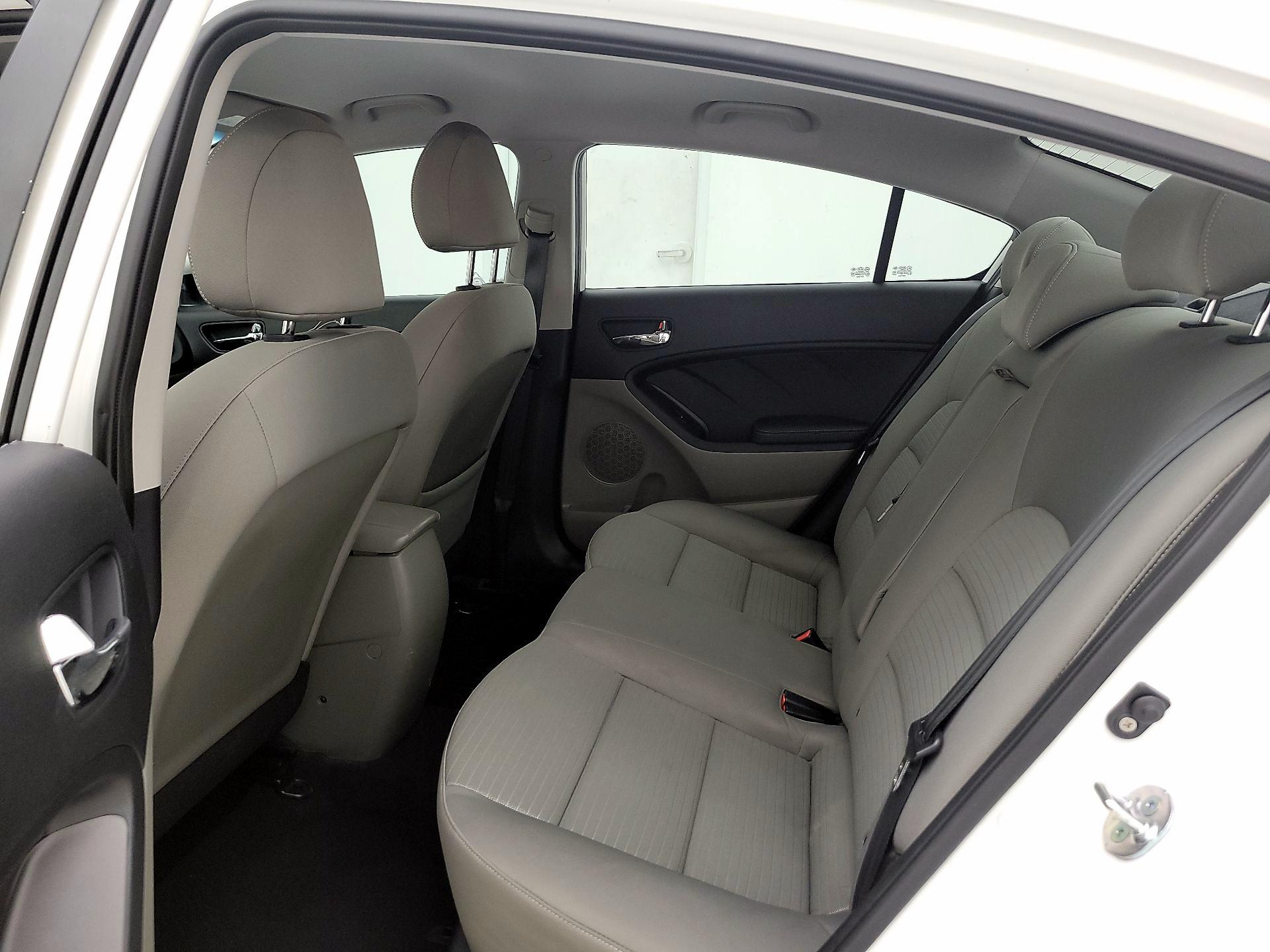 Thumbnail: 2016 Kia Forte - 19