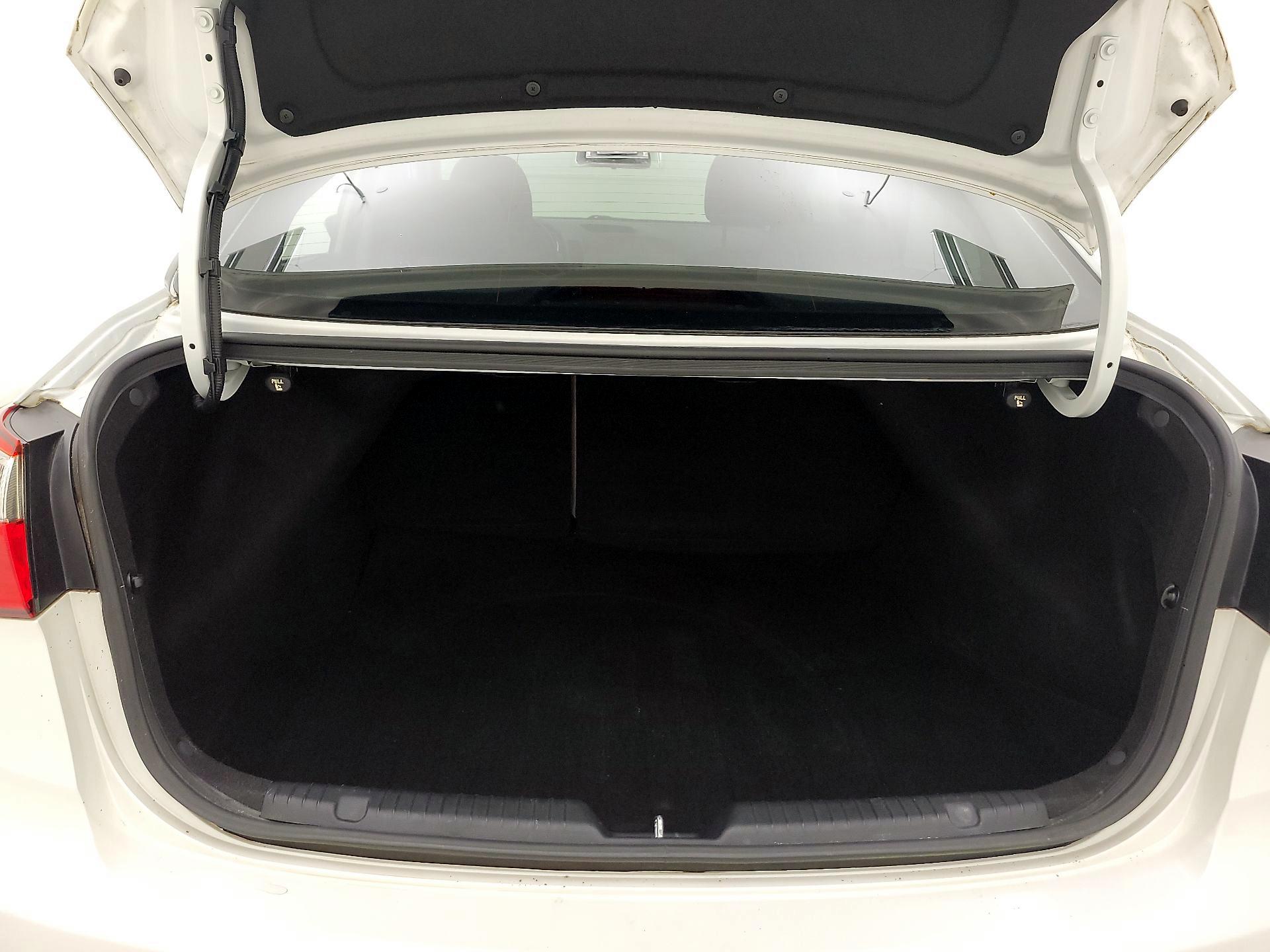 Thumbnail: 2016 Kia Forte - 20