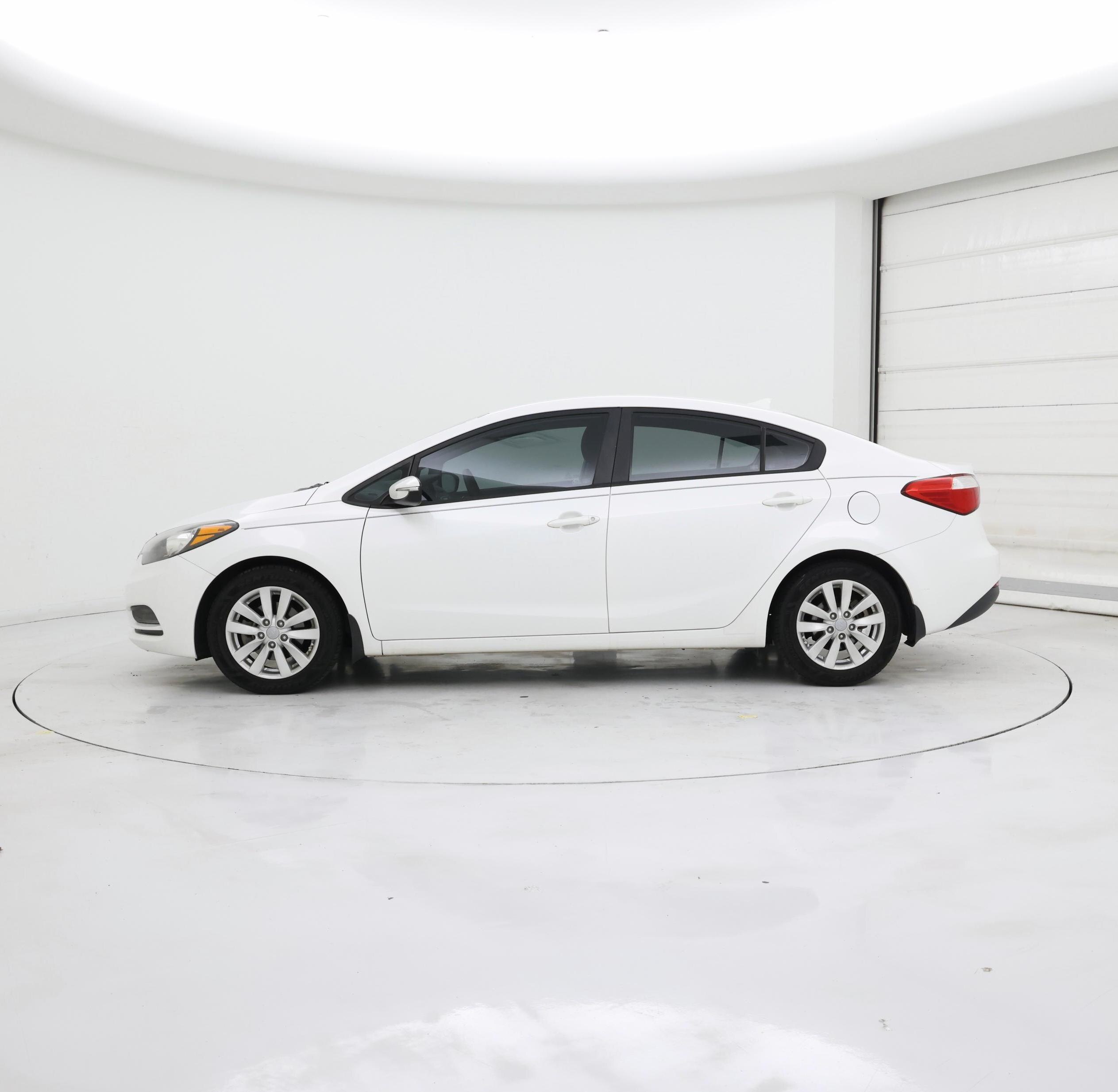 Thumbnail: 2016 Kia Forte - 3