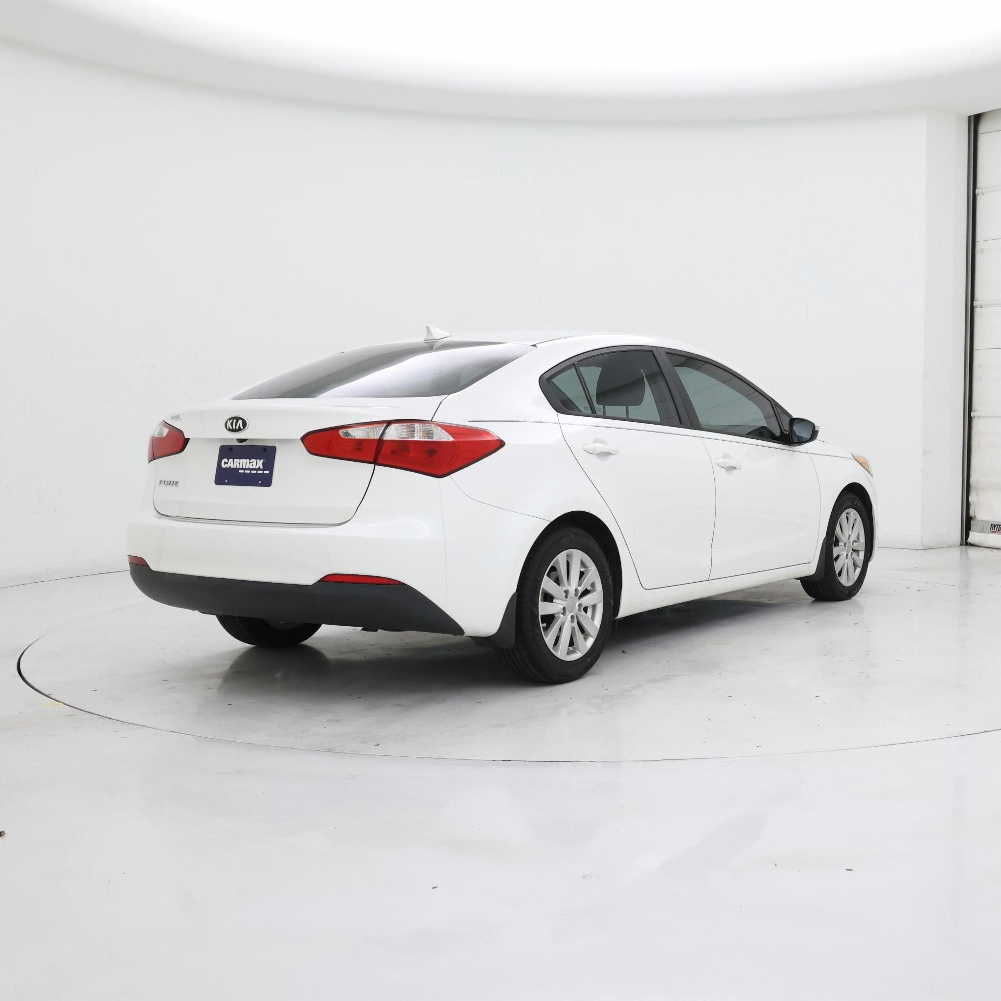 Thumbnail: 2016 Kia Forte - 8