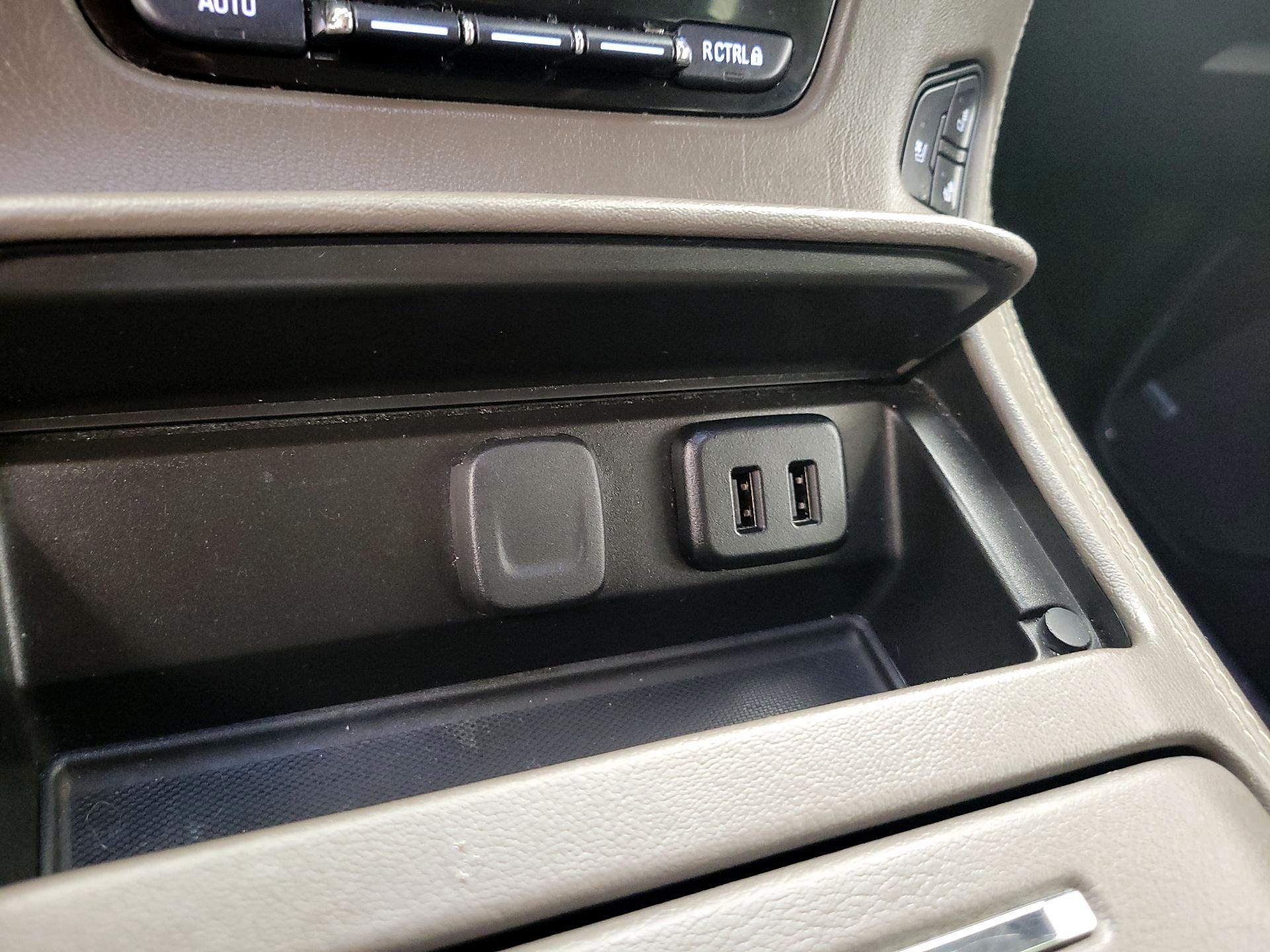 Thumbnail: 2019 GMC Yukon XL - 19