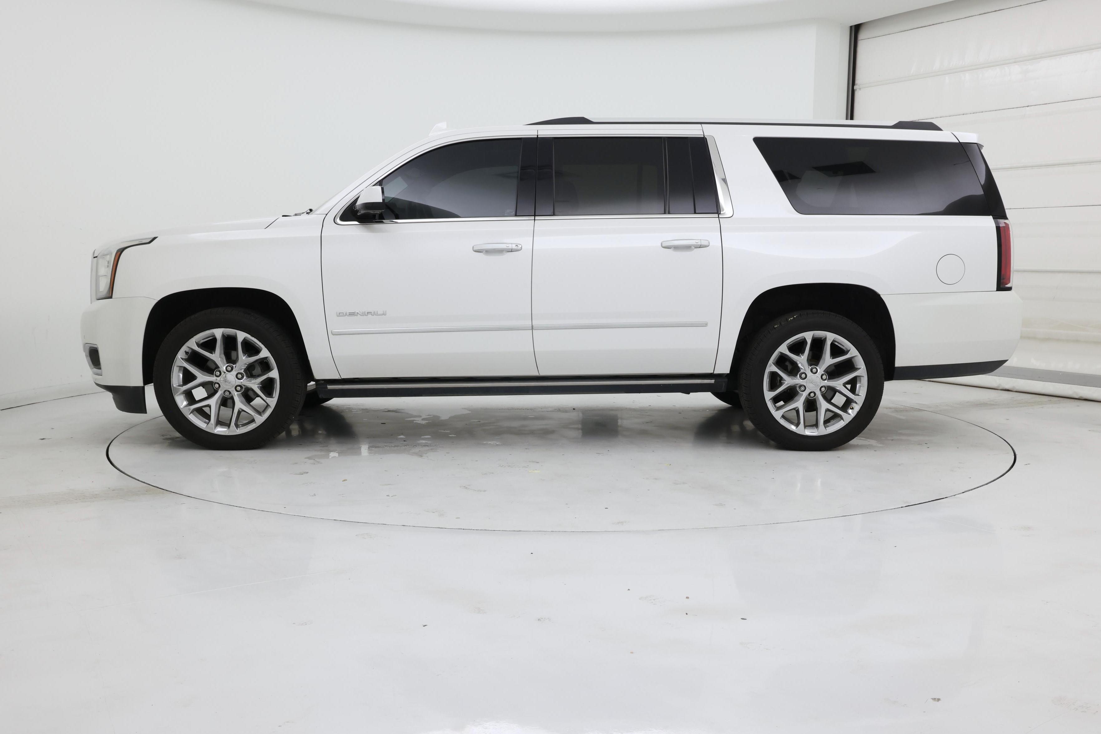 Thumbnail: 2019 GMC Yukon XL - 3