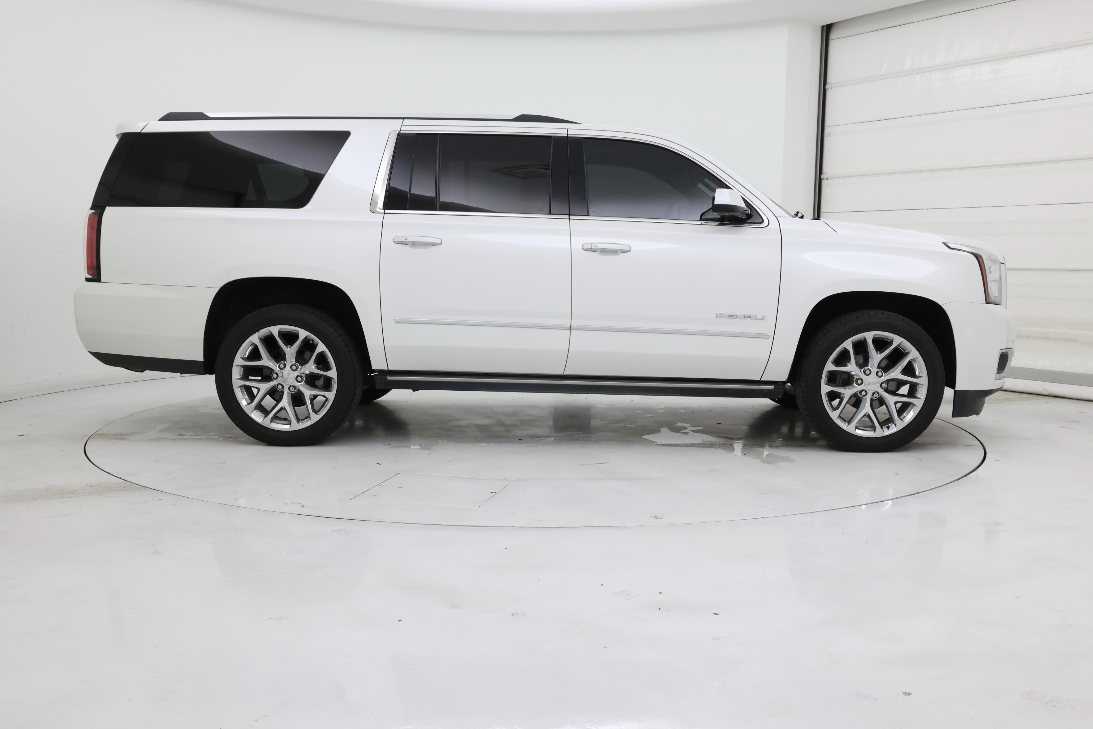 Thumbnail: 2019 GMC Yukon XL - 7