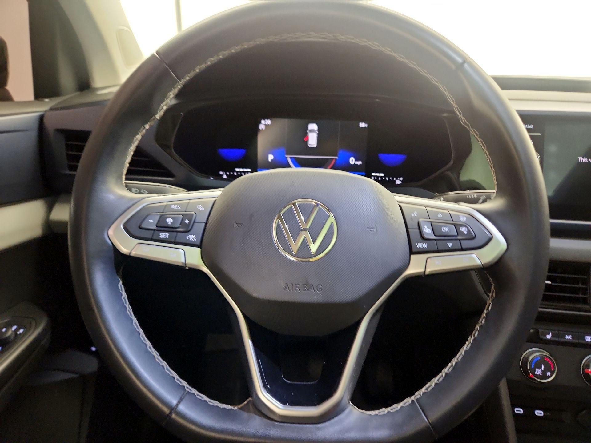 Thumbnail: 2022 Volkswagen Taos - 10